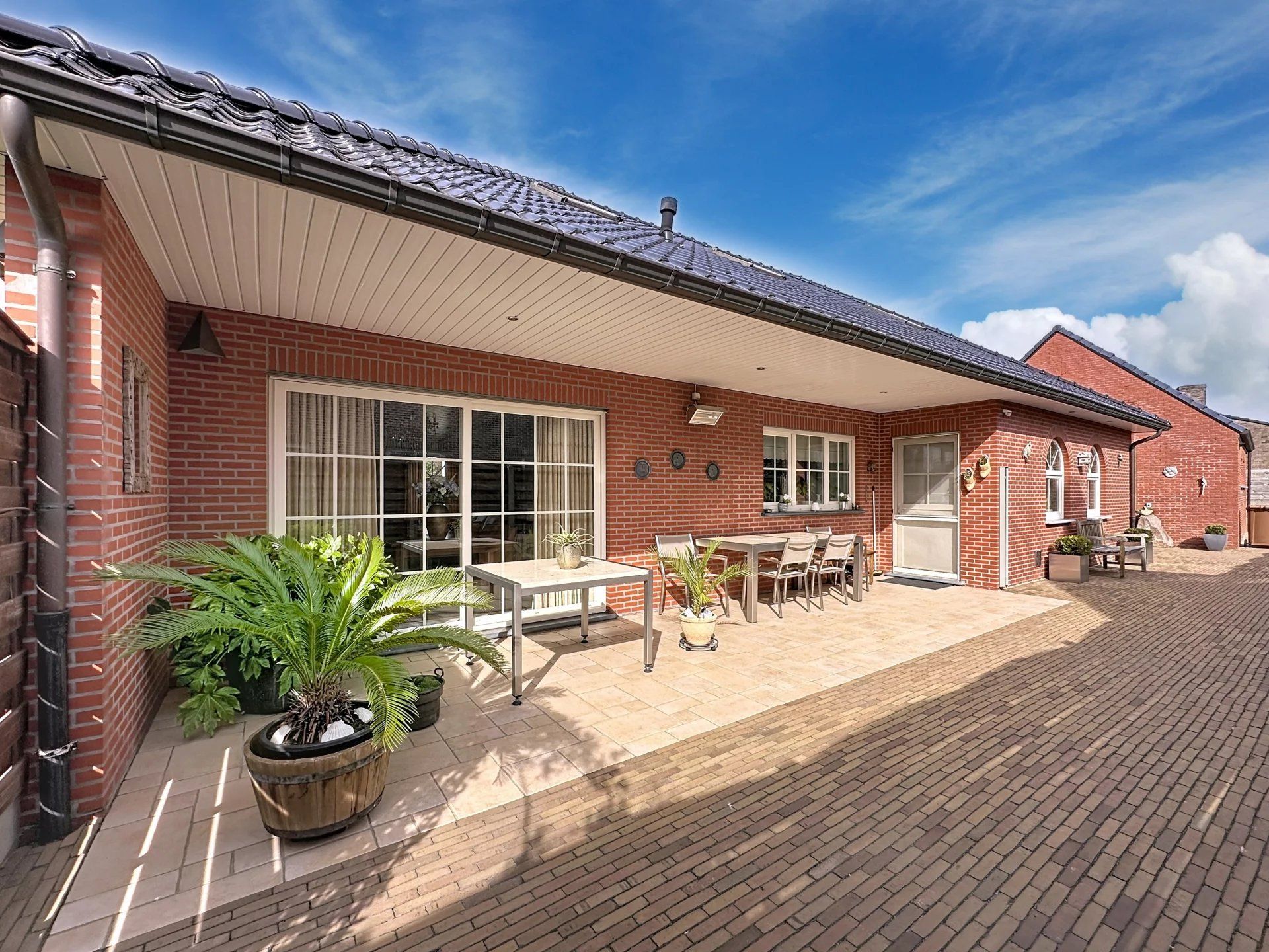 Mooie, vrijstaande woning gelegen op een perceelsgrootte van 9 are, met maar liefst 4 slaapkamers en een ruime dubbele garage. foto 43