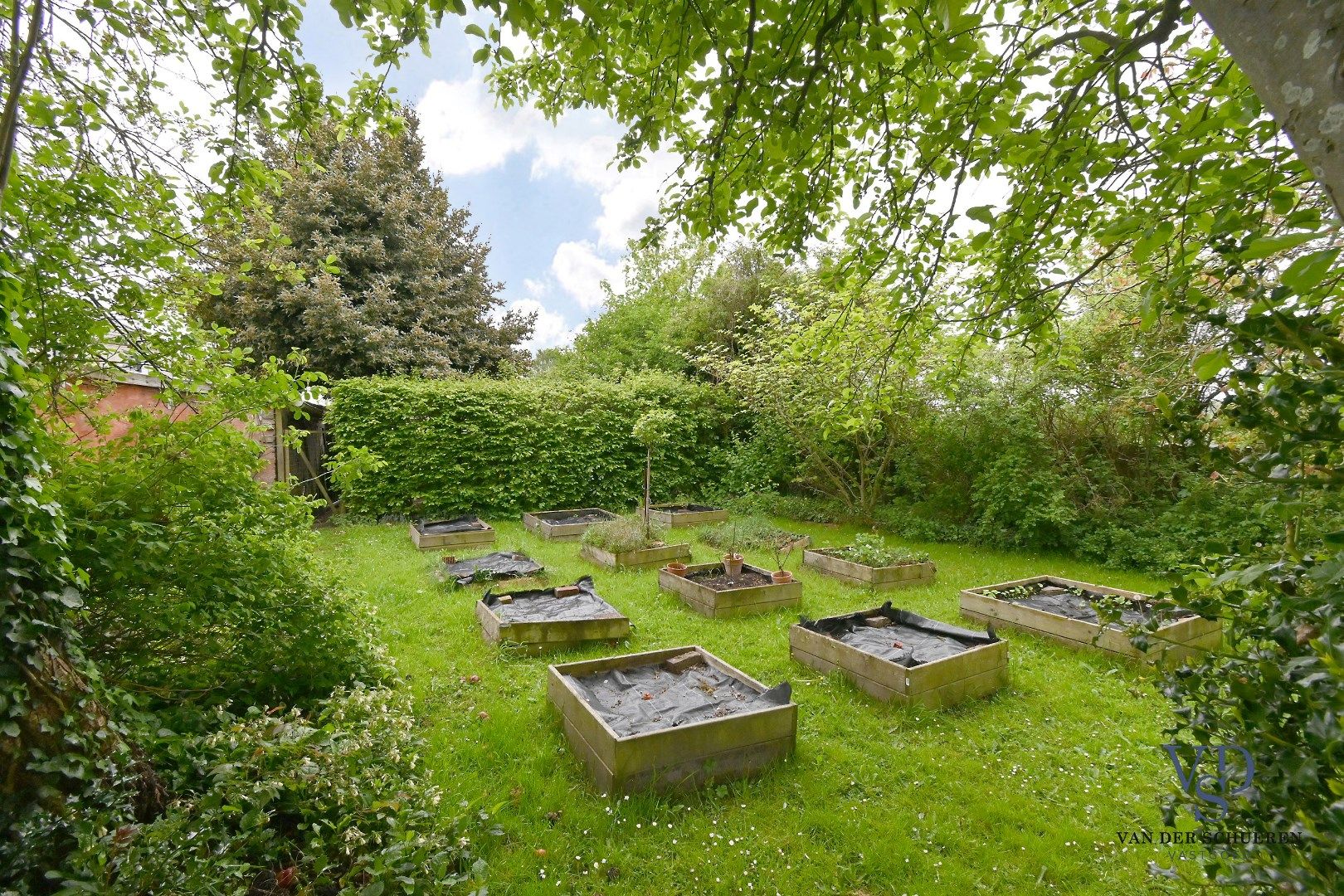 Charmante woning op royaal perceel van 1.618 m² foto 42
