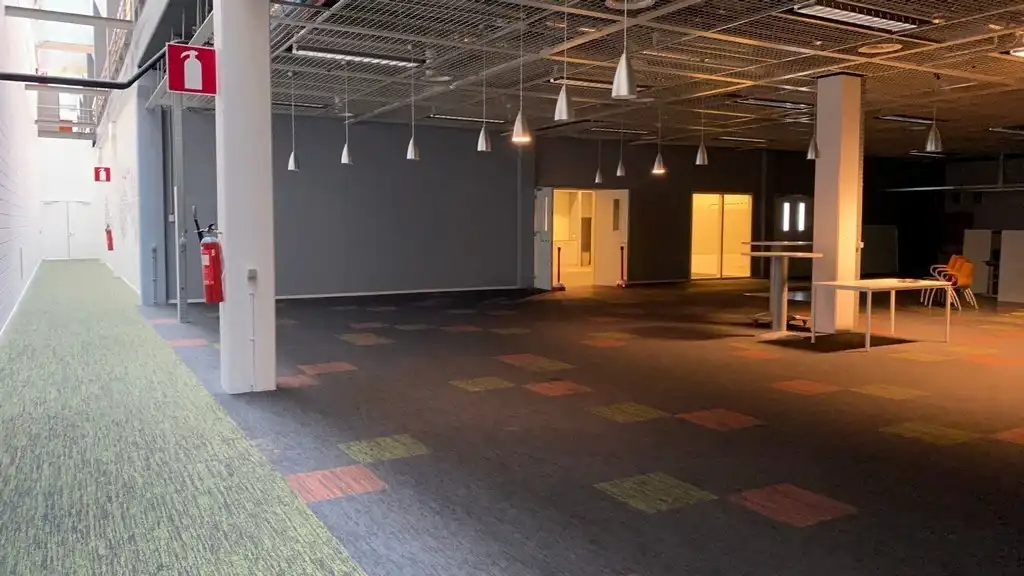 Flexibel in te delen kantoor te huur nabij R8 in Kortrijk foto 15