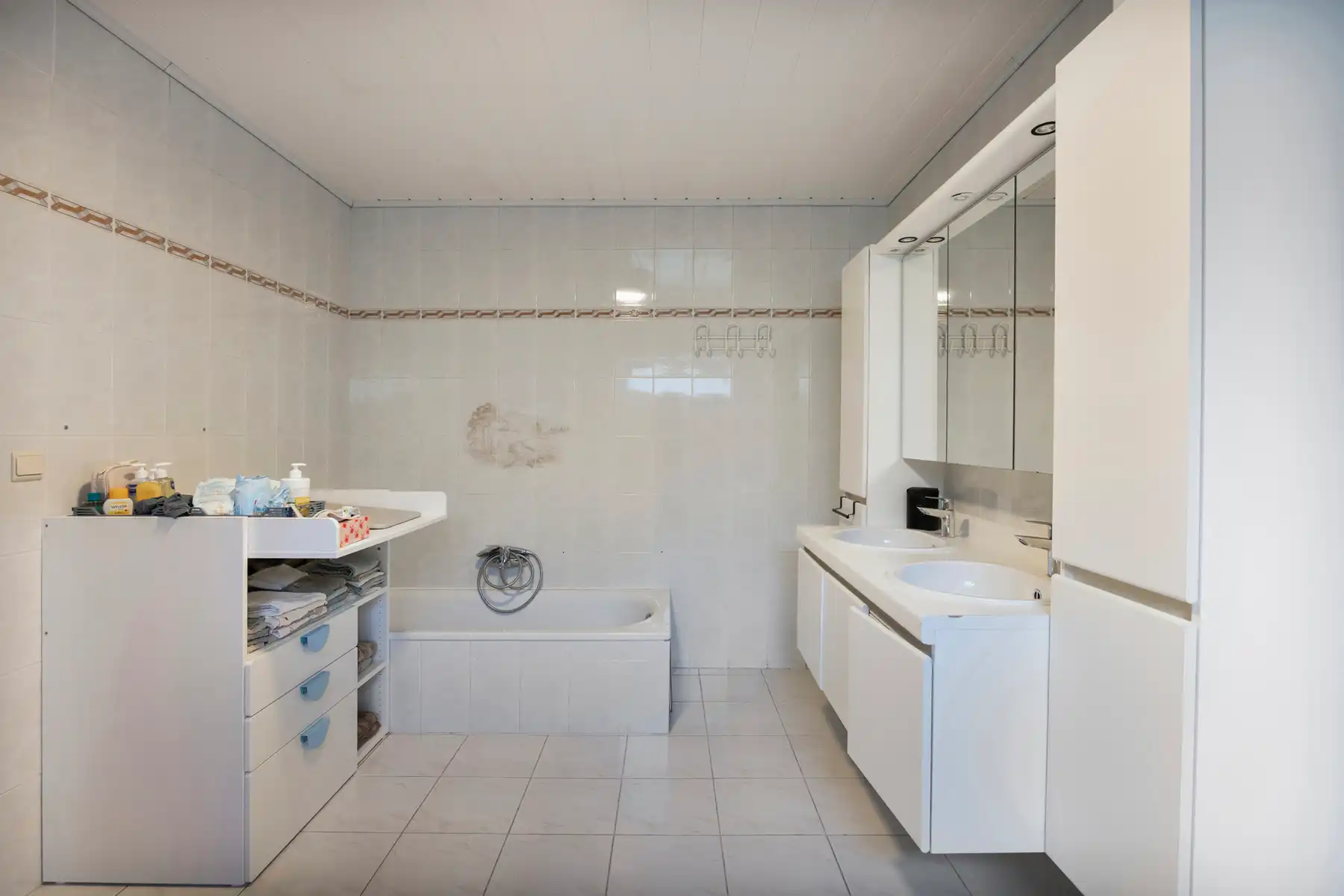 Karaktervolle, ruime woning met onderhoudsvriendelijke tuin foto 10