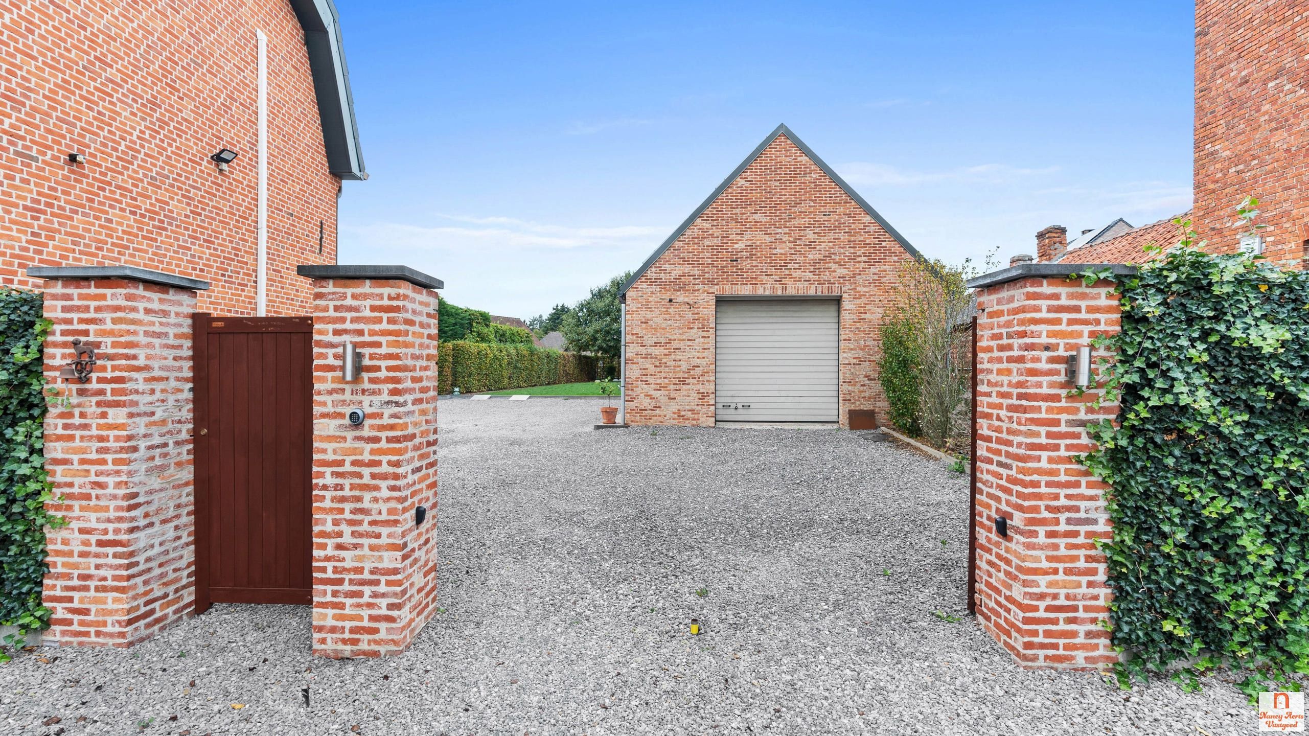 Authentieke woning met moderne toets en hedendaags comfort foto 23