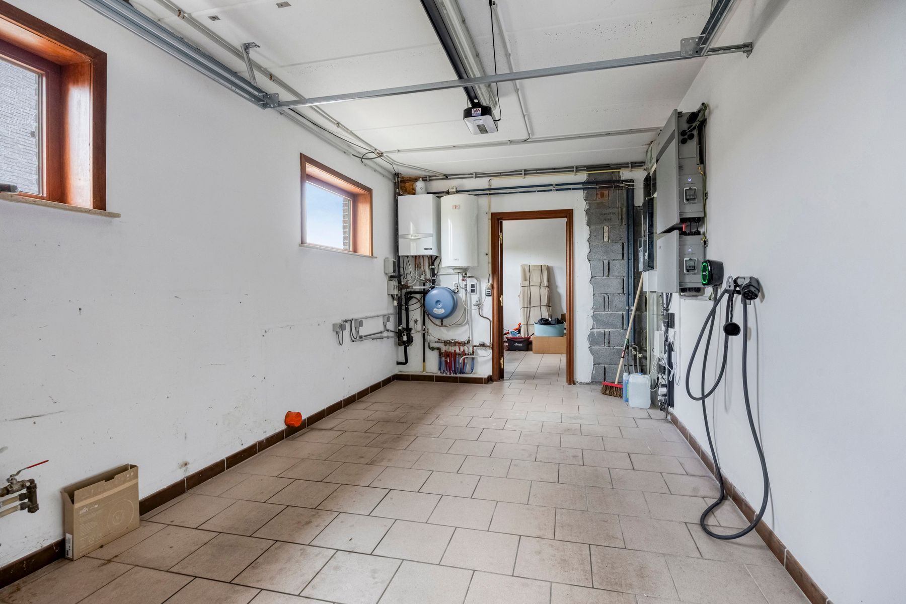 Ruime gezinswoning met 5 slaapkamers, tuin en garage foto 16
