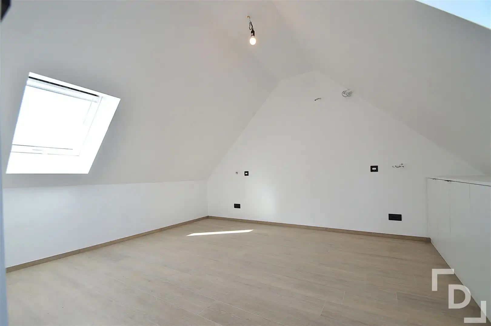 Modern en energiezuinige nieuwbouwwoning te huur in centrum Ieper. foto 6