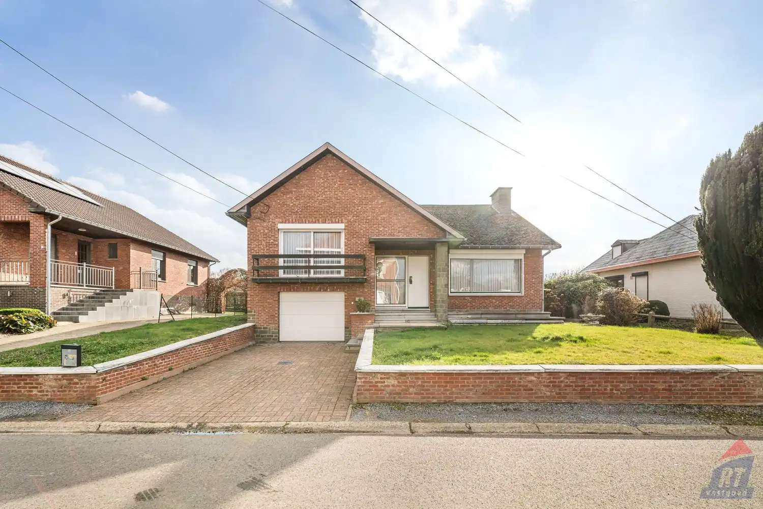 Hoofdfoto van de publicatie: Charmante open bebouwing met 4 slaapkamers en zonnige tuin in het gezellige Velm
