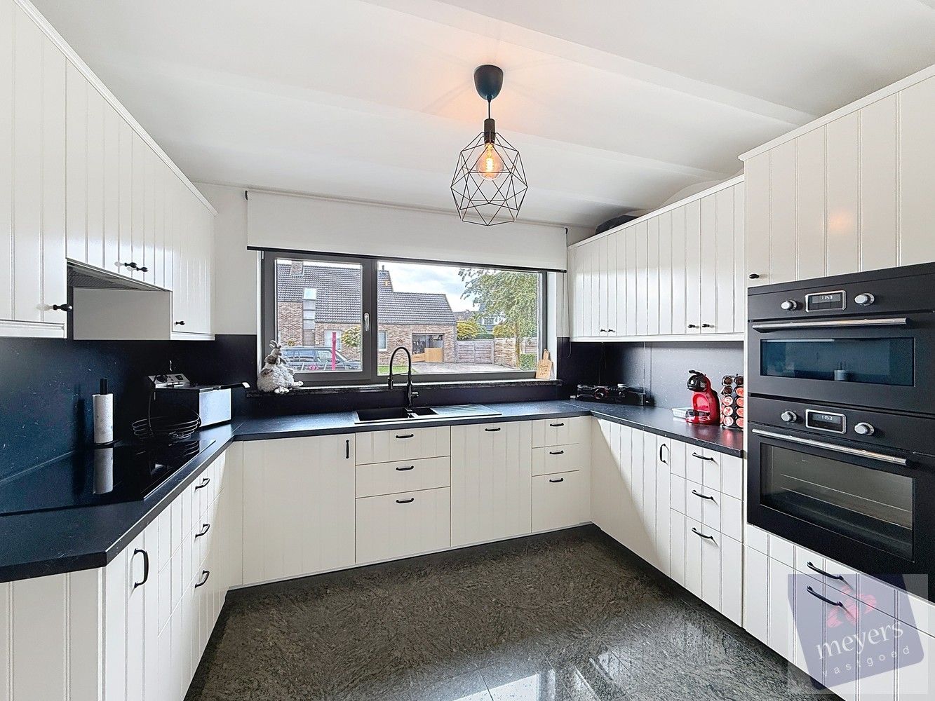 Stijlvolle open bebouwing met landelijke charme in Sint-Truiden foto 9