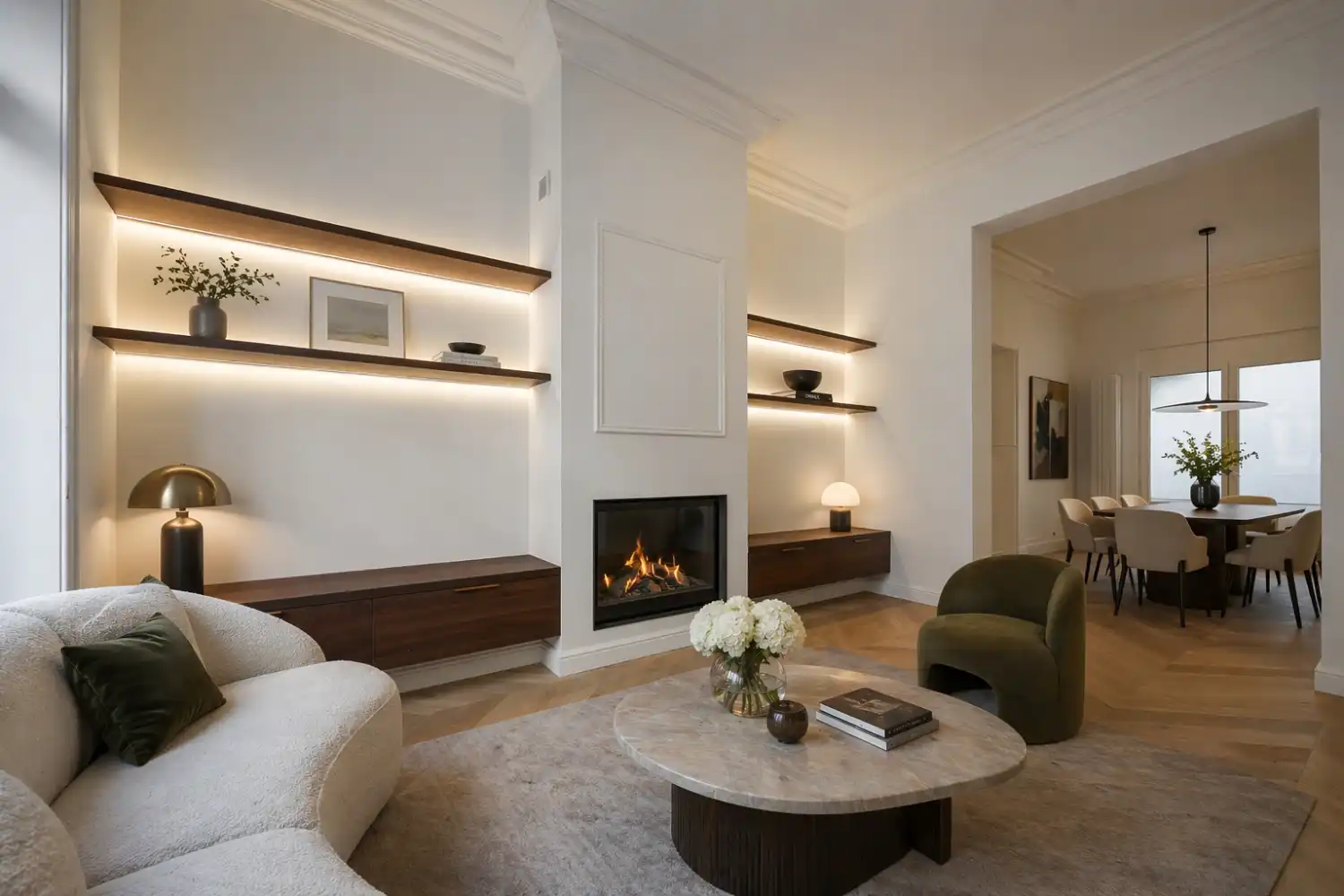 Gerenoveerd herenhuis met 5 slaapkamers foto {{pictureIndex}}
