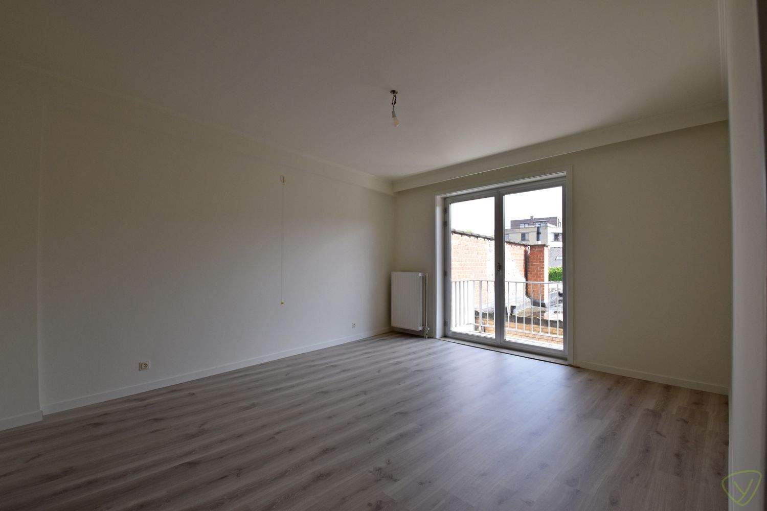 Gerenoveerd appartement te huur in het centrum van Eeklo! foto 11