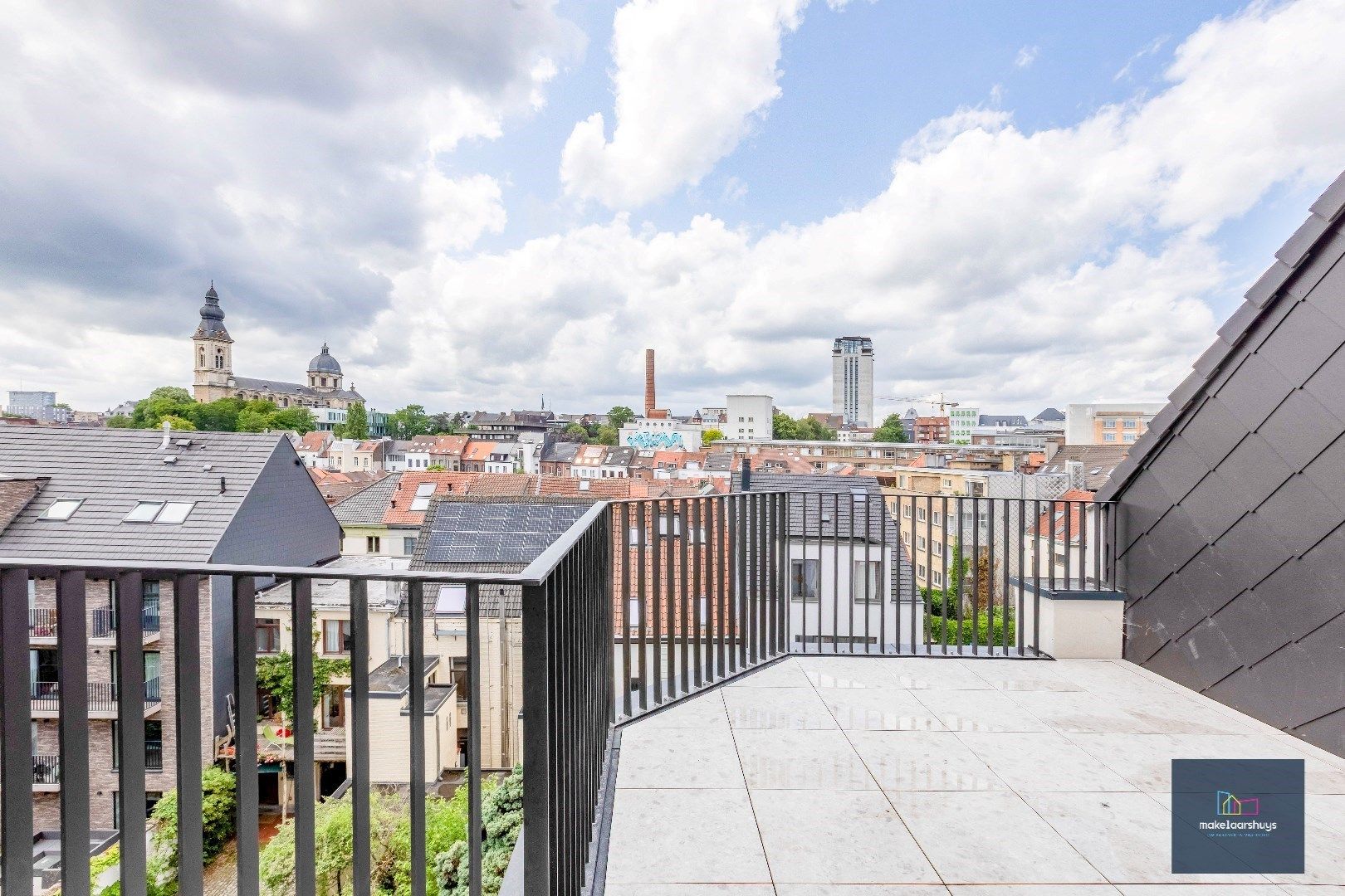 Prachtige penthouse met 2 slaapkamers en  groot terras met uniek uitzicht foto 4