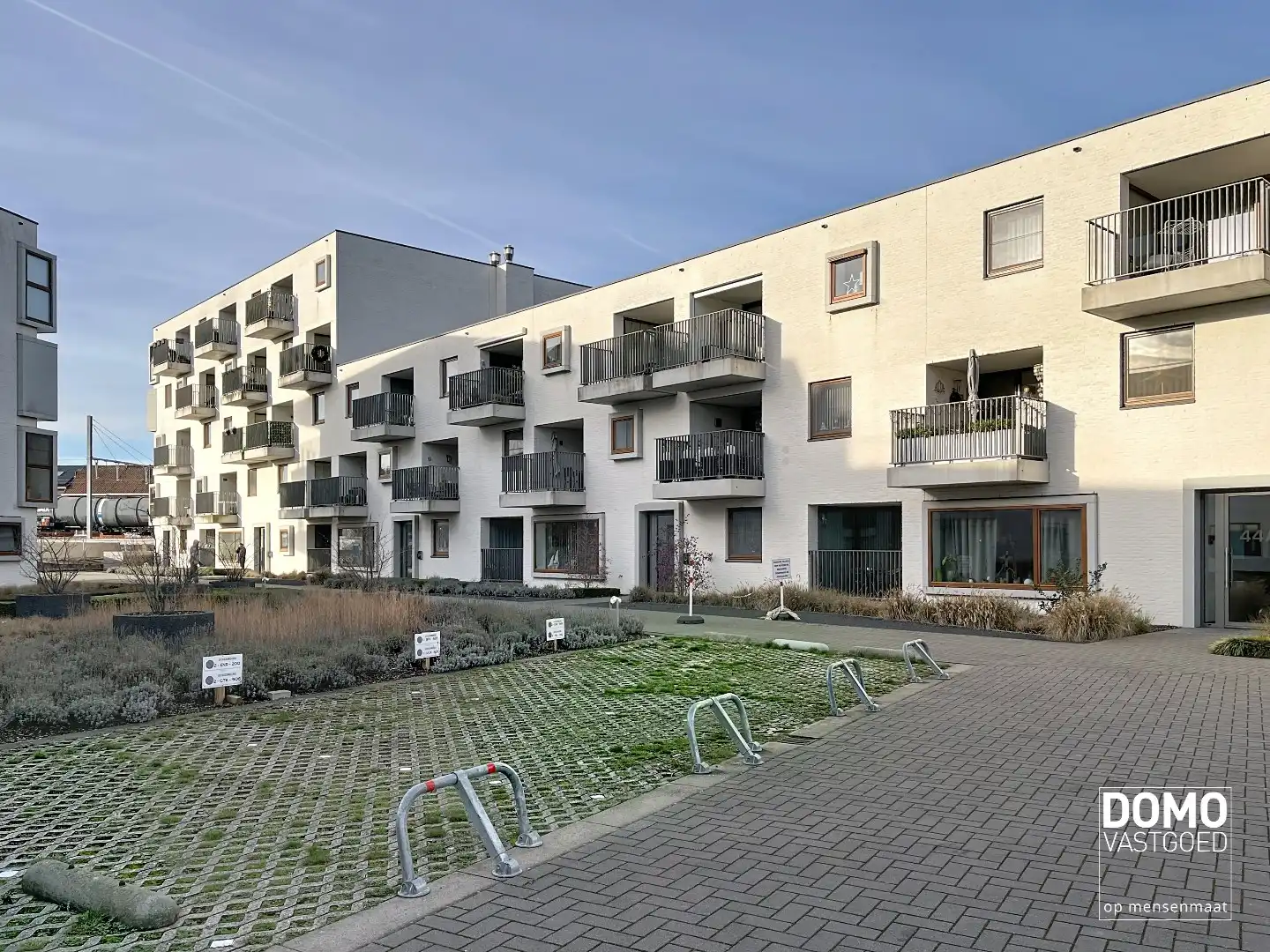 INSTAPKLAAR 2 SLAAPKAMER APPARTEMENT MET PRACHTIG RUIM TERRAS TE BILZEN CENTRUM foto 15