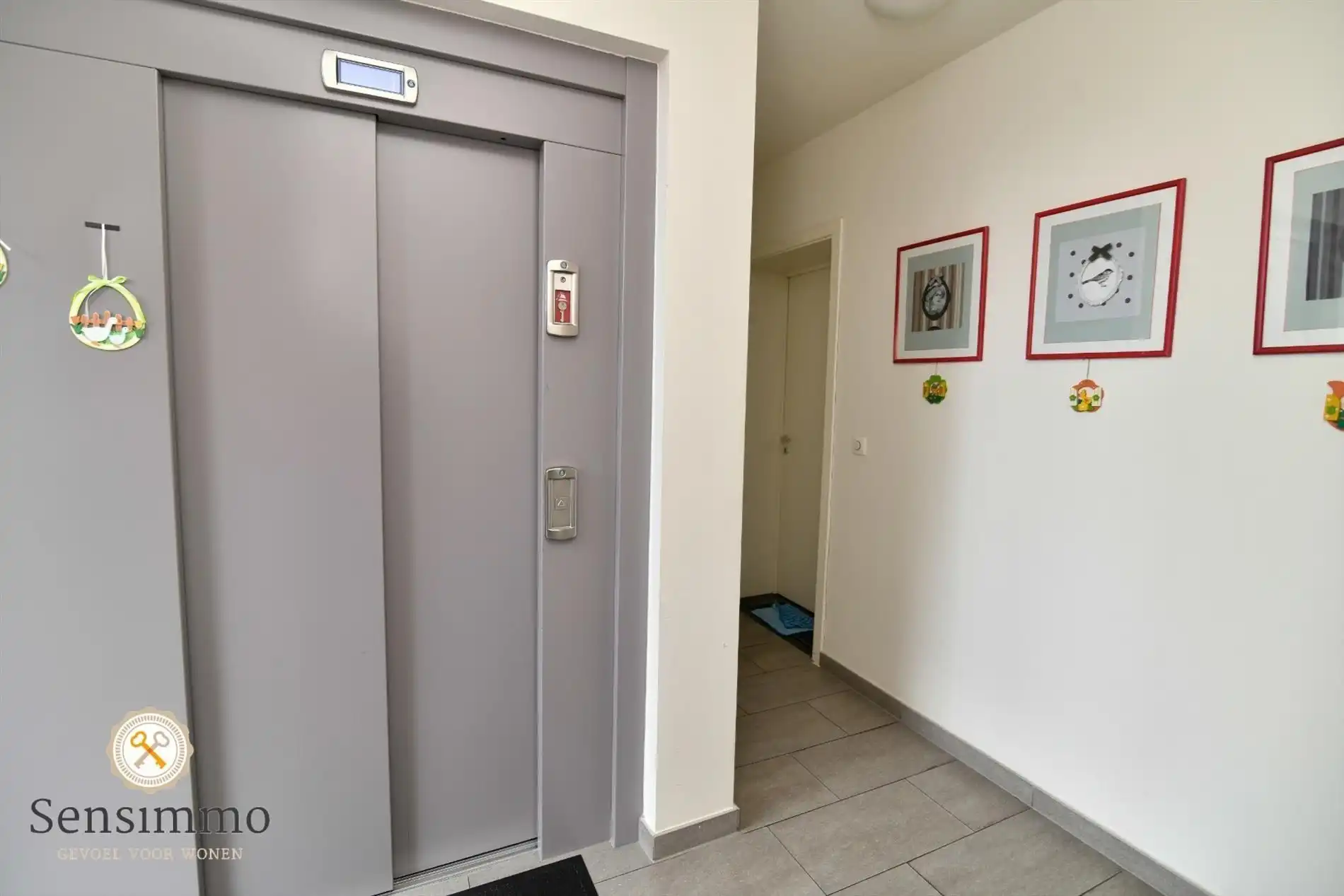 Modern éénslaapkamerappartement met prive parking Stadsplein Genk foto 16
