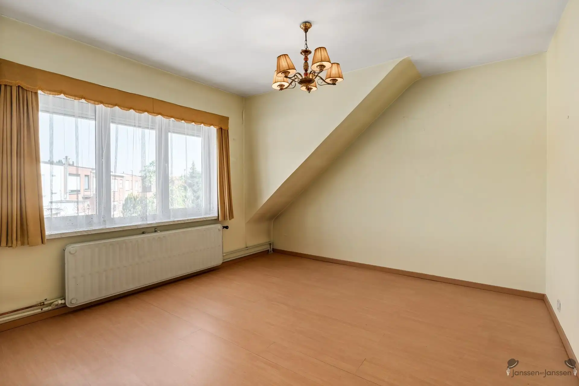 Op te frissen bel-etage met 3 slpk's in Schoten foto 9