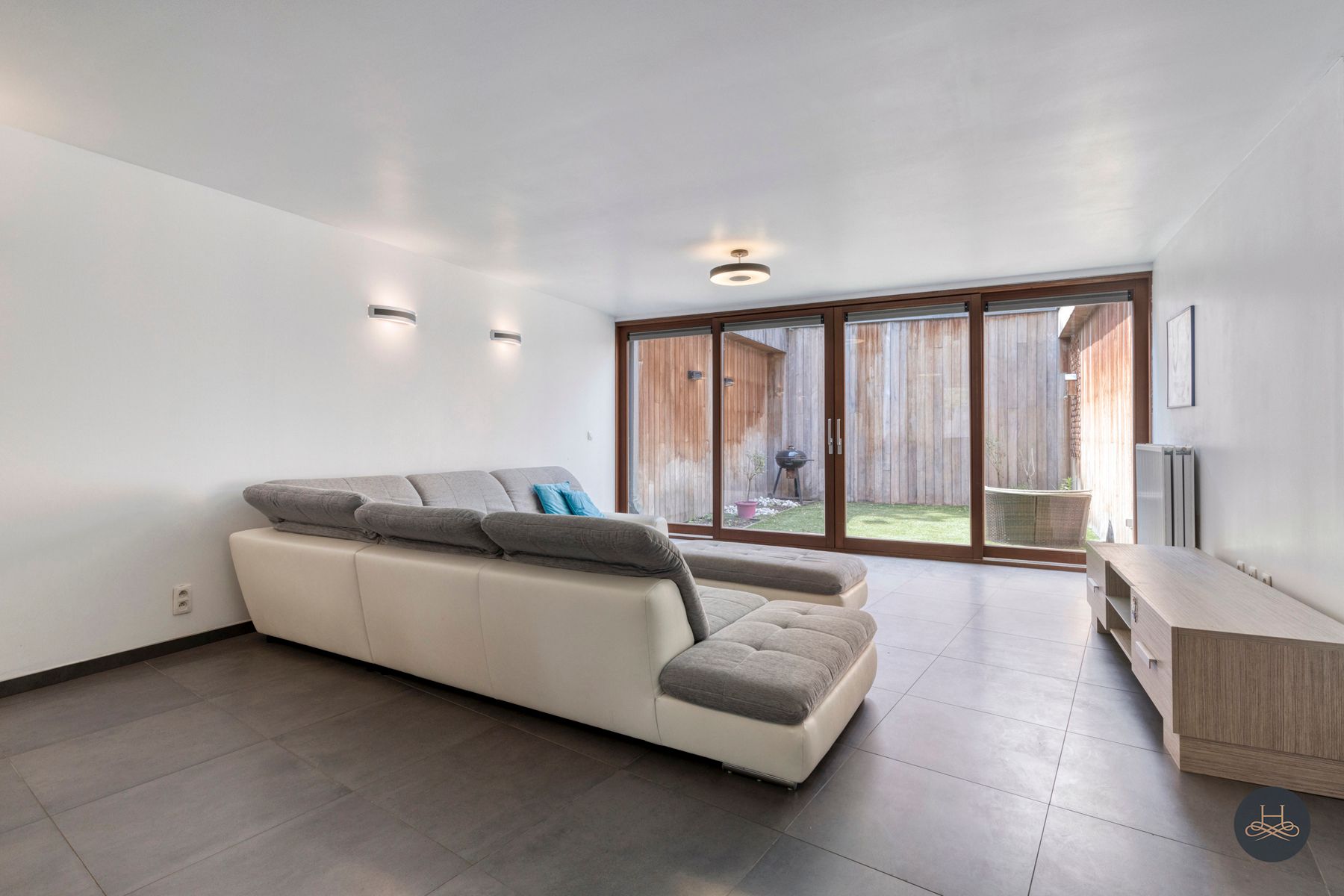 Ruime vernieuwde woning in hartje Mechelen foto 9