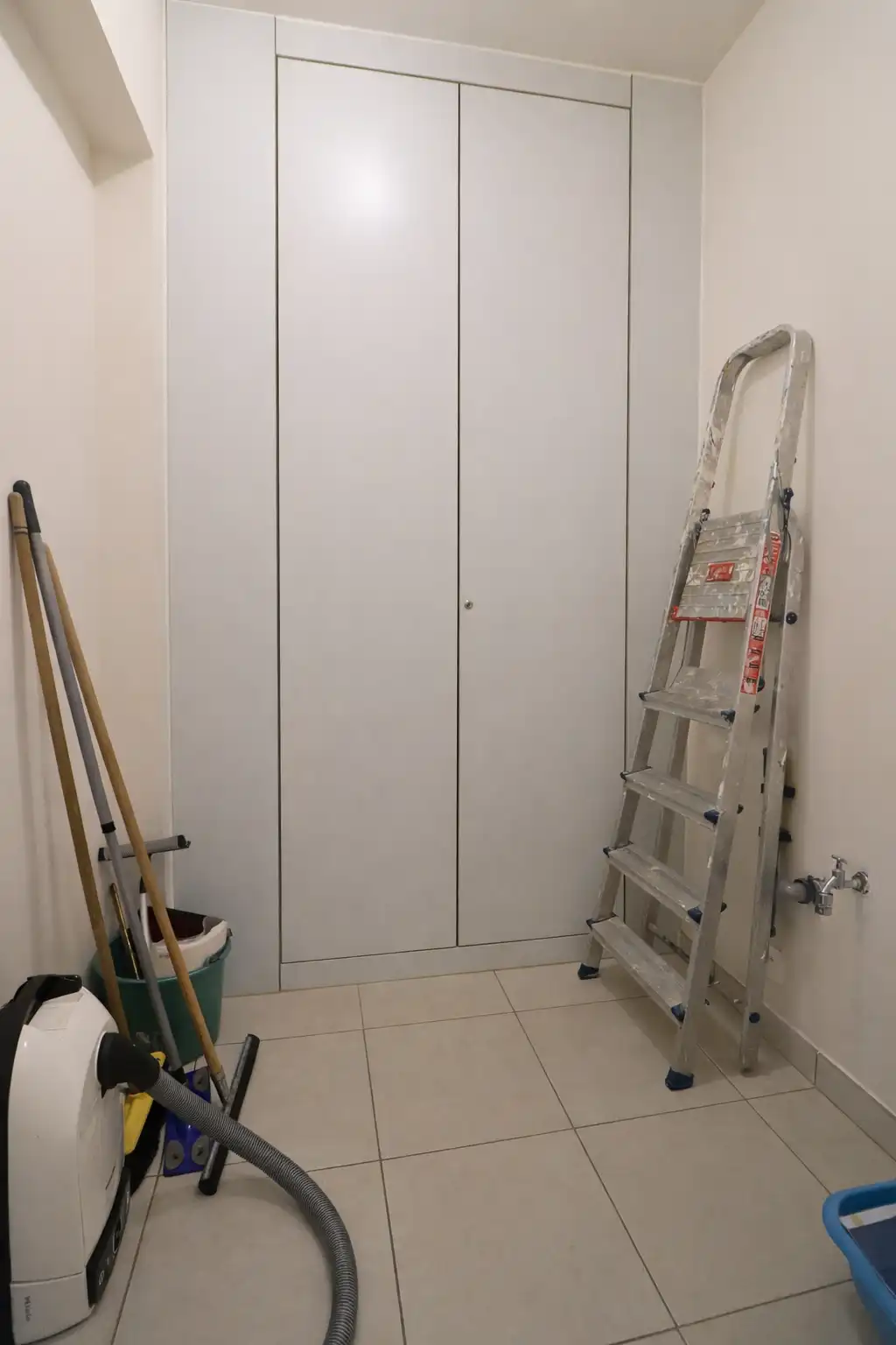 Bijzonder ruim (90 m²), hedendaags 2-slaapkamerappartement met prachtig frontaal zicht op zee. foto 9