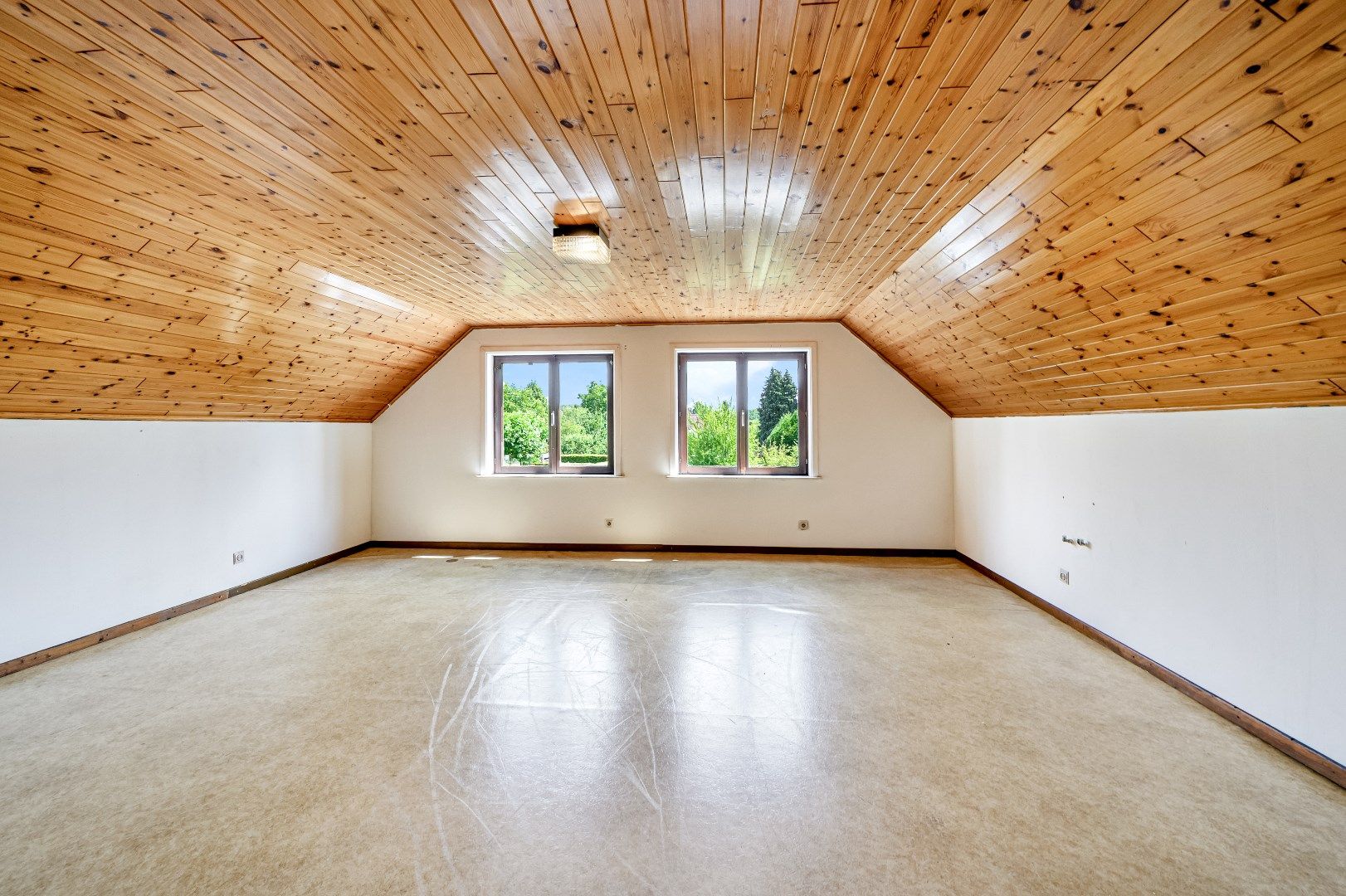 Te renoveren villa met idyllisch zicht op akker en boomgaard met INSTELPRIJS foto 11