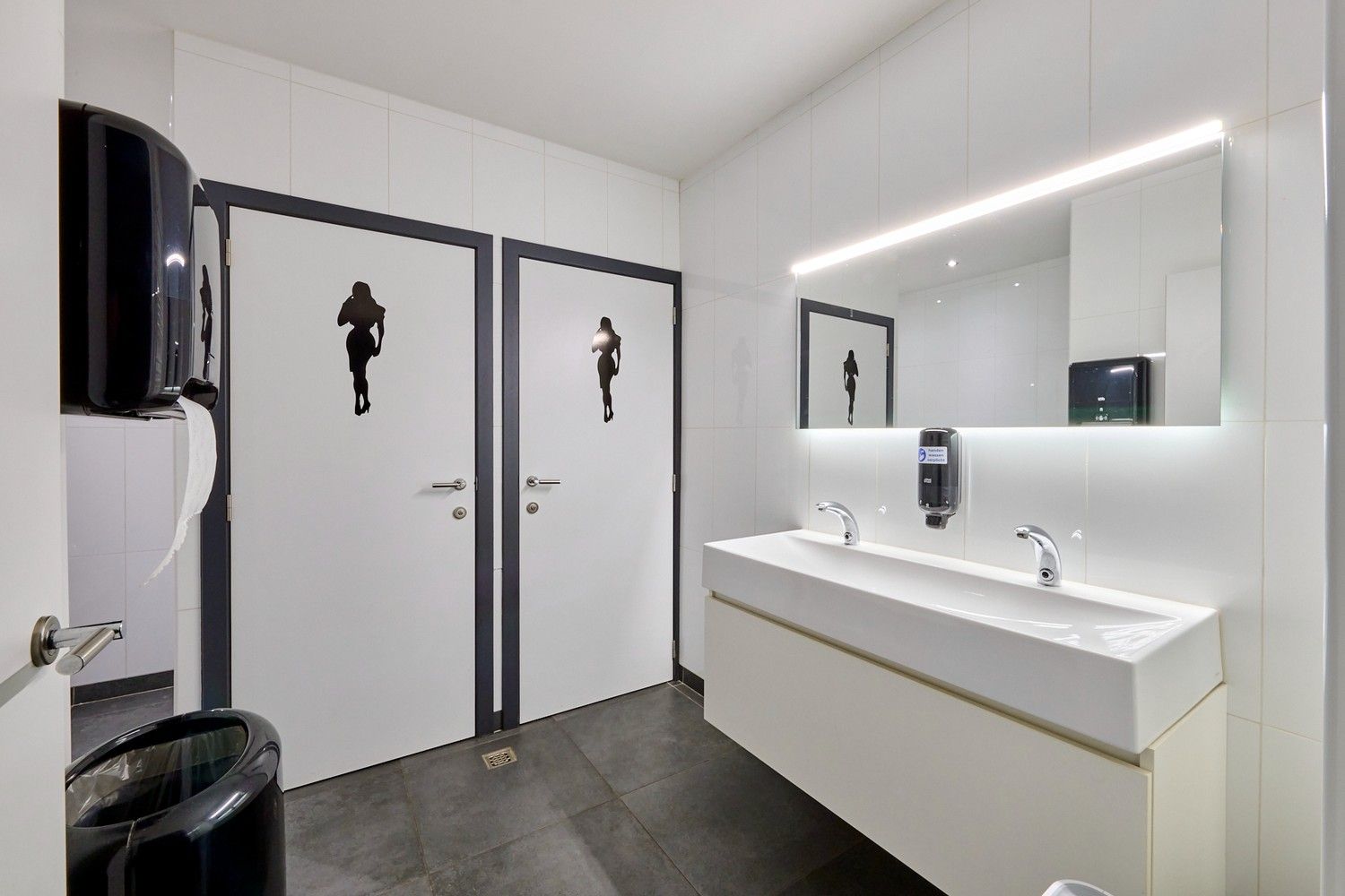 Instapklaar horecapand te koop in Diepenbeek – volledig vernieuwd, tal van mogelijkheden foto 9