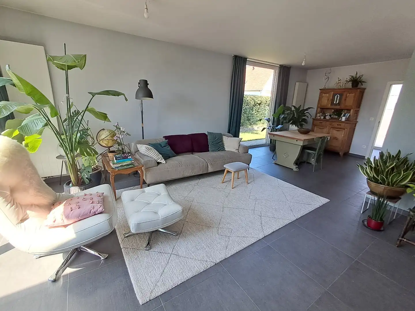 Instapklare halfopen woning met ruime zonnige tuin te Oedelem! foto 3