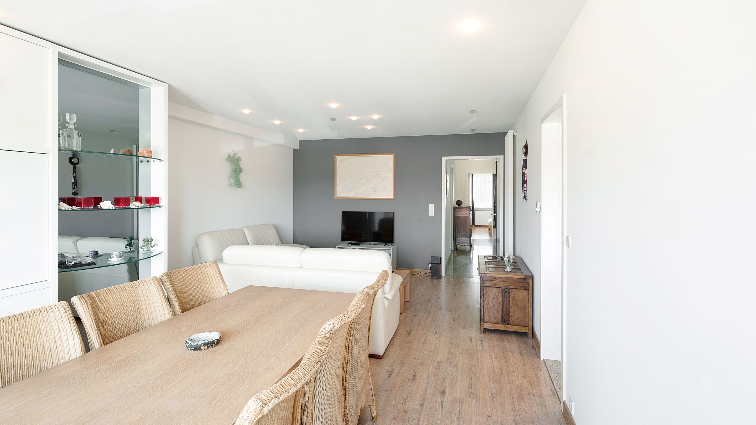 Ruim 3-slpk appartement met vrij uitzicht op de Koningslaan  foto 10