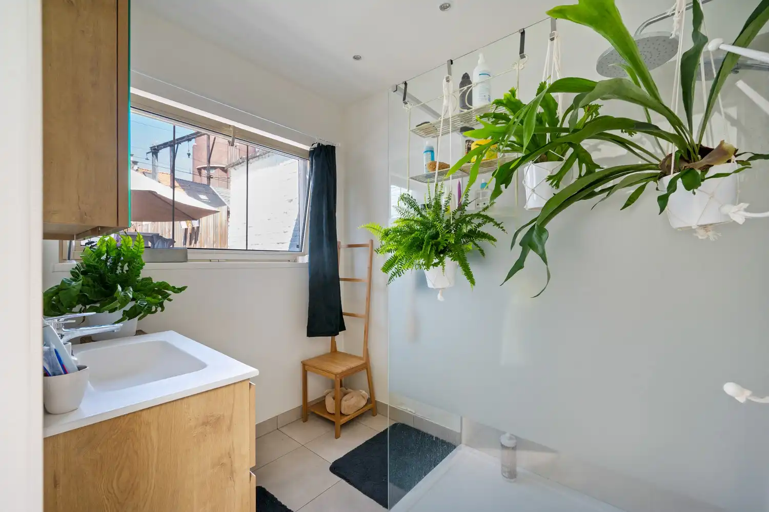 Instapklare, gerenoveerde woning met 3 slaapkamers nabij hartje Lier foto 9