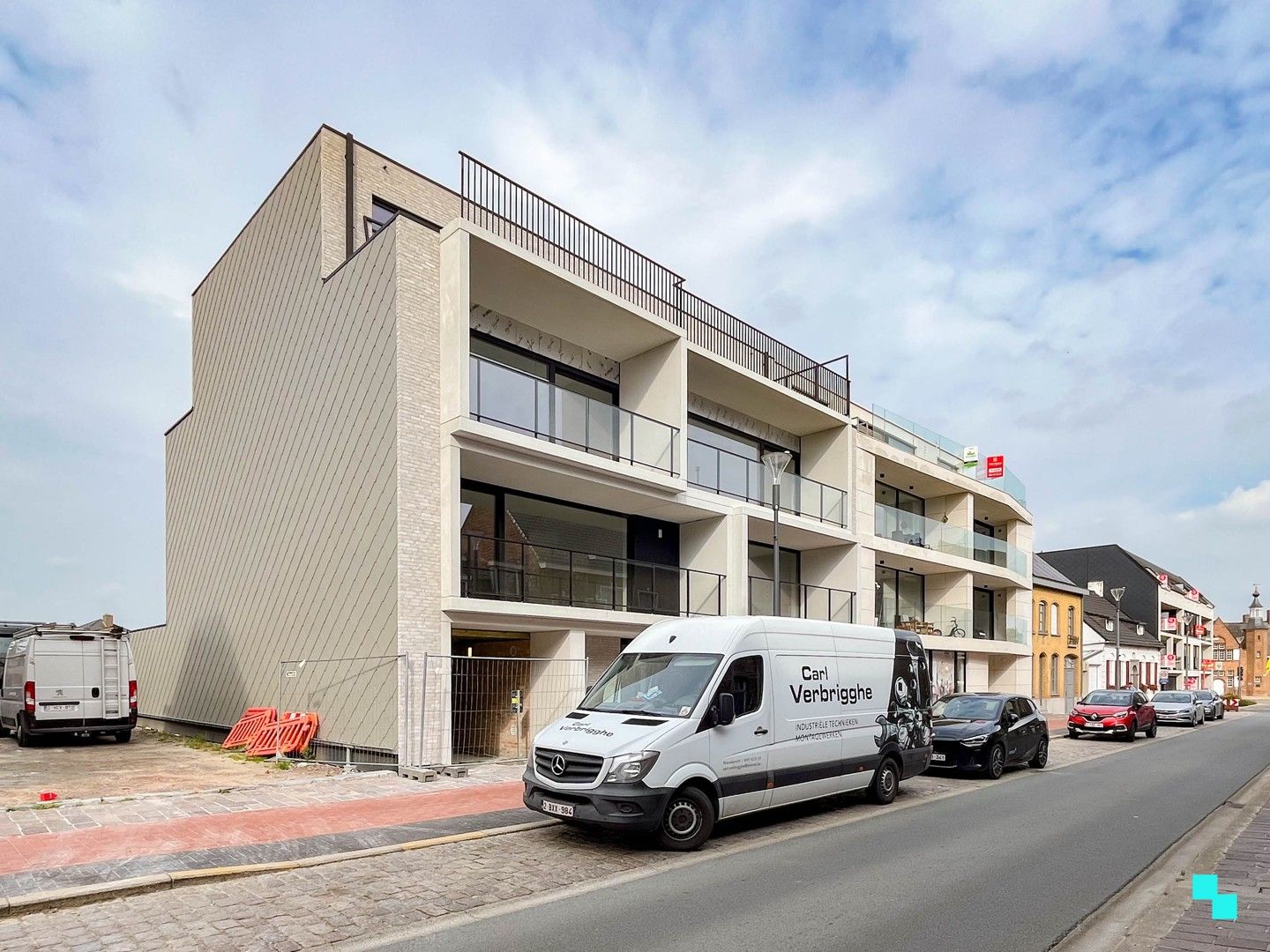 Nieuwbouw garageboxen te huur in Houthulst foto 2