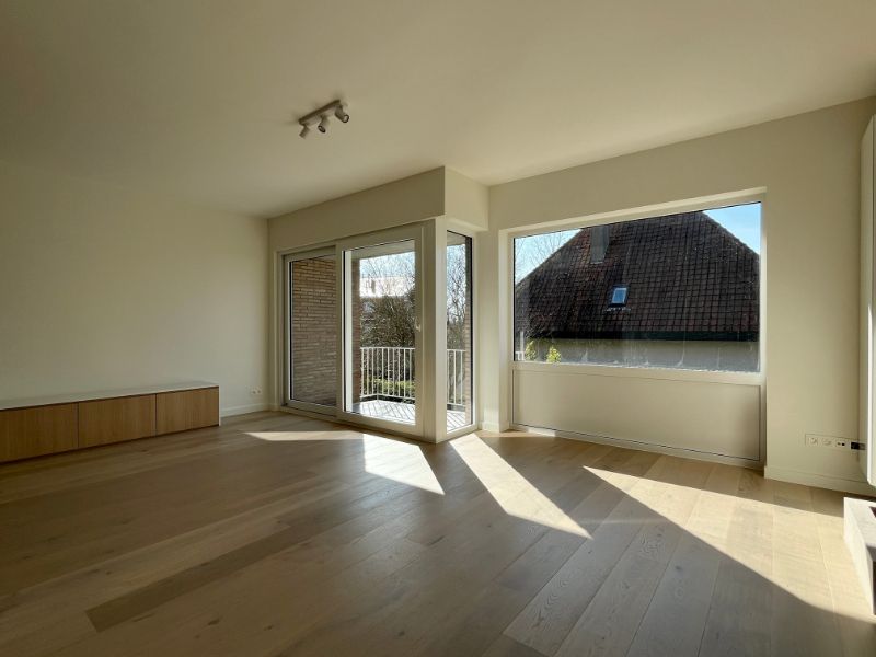 Modern en lichtrijk appartement met groot terras foto 3
