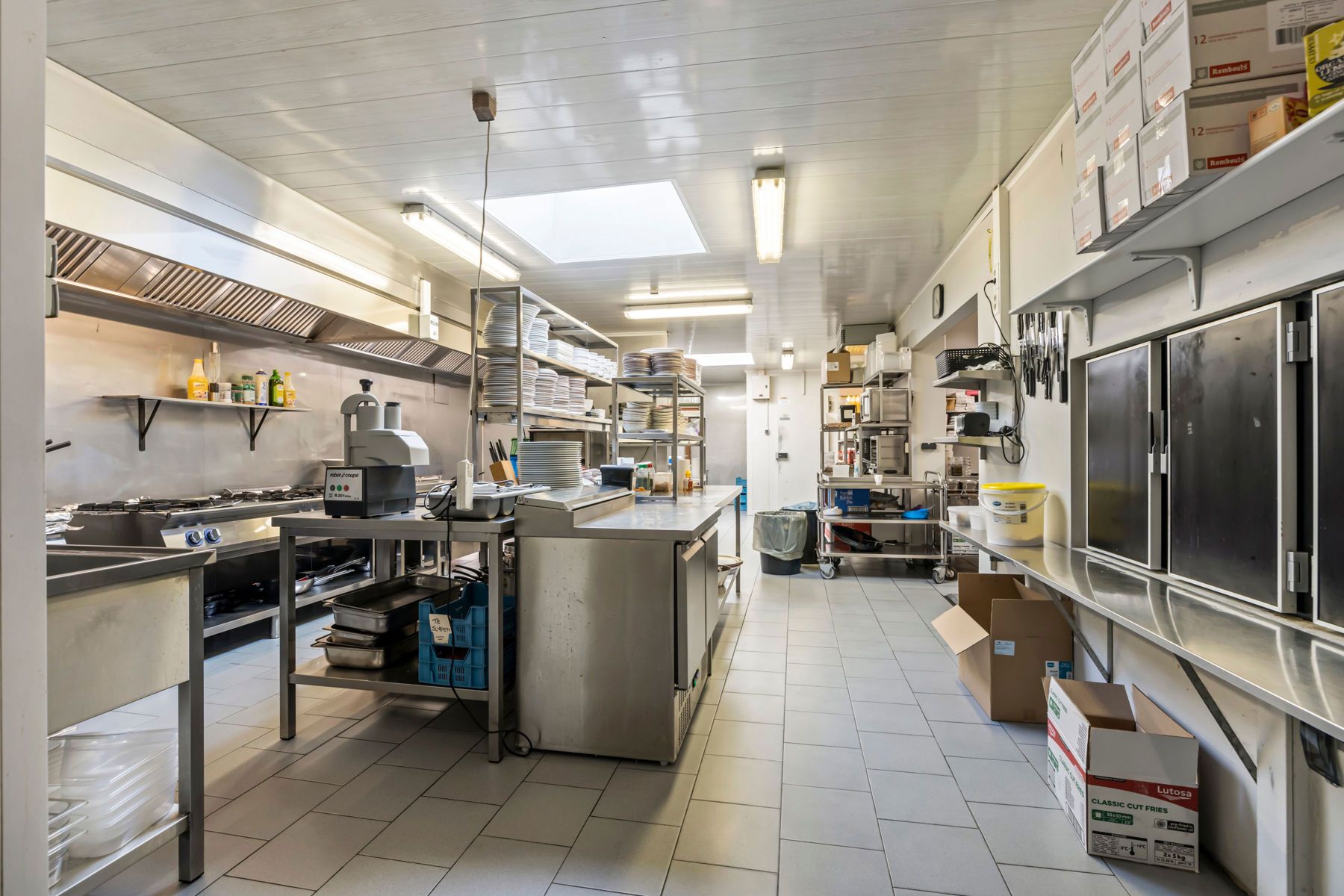Goeddraaiend restaurant/brasserie met grote woongelegenheid foto 13
