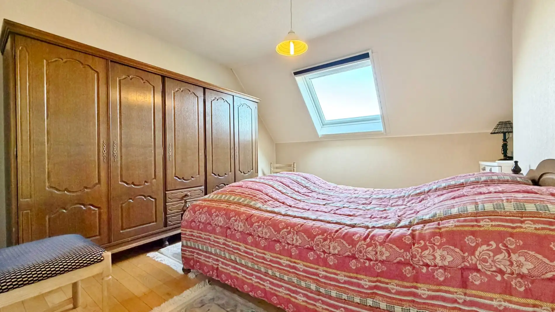 Halfopen bebouwing in rustige, kindvriendelijke straat met garage en zonnige tuin.  foto 11