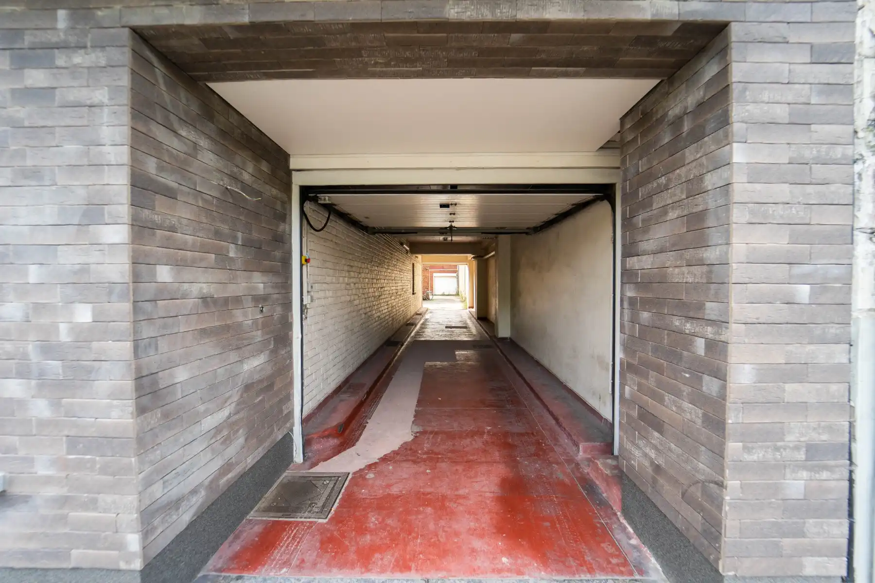Afgesloten garagebox foto 11