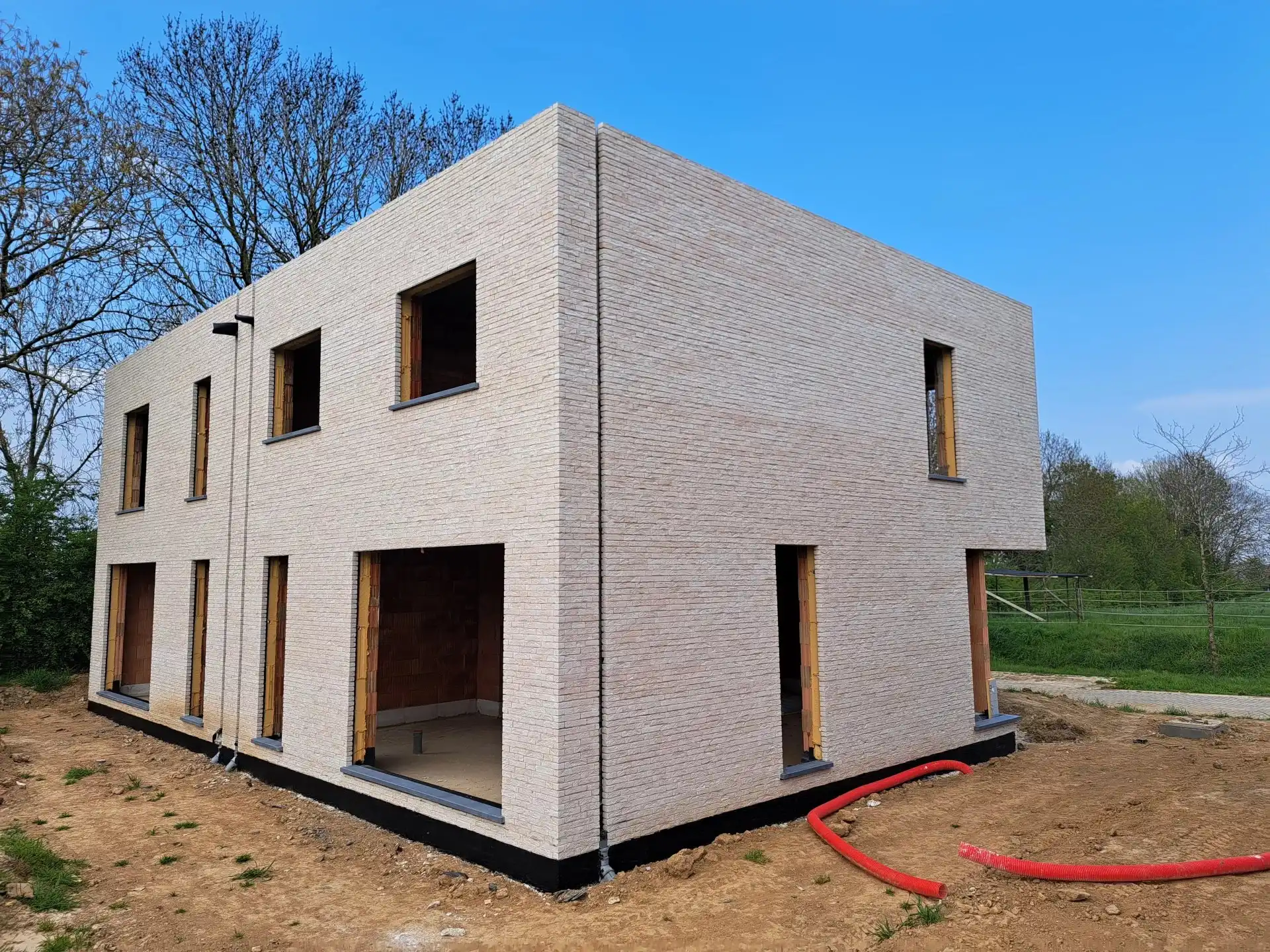 WOONPROJECT "AGNETA": ZES MODERNE ENERGIEZUINIGE WONINGEN IN KINDVRIENDELIJKE BUURT IN MILLEN foto 3