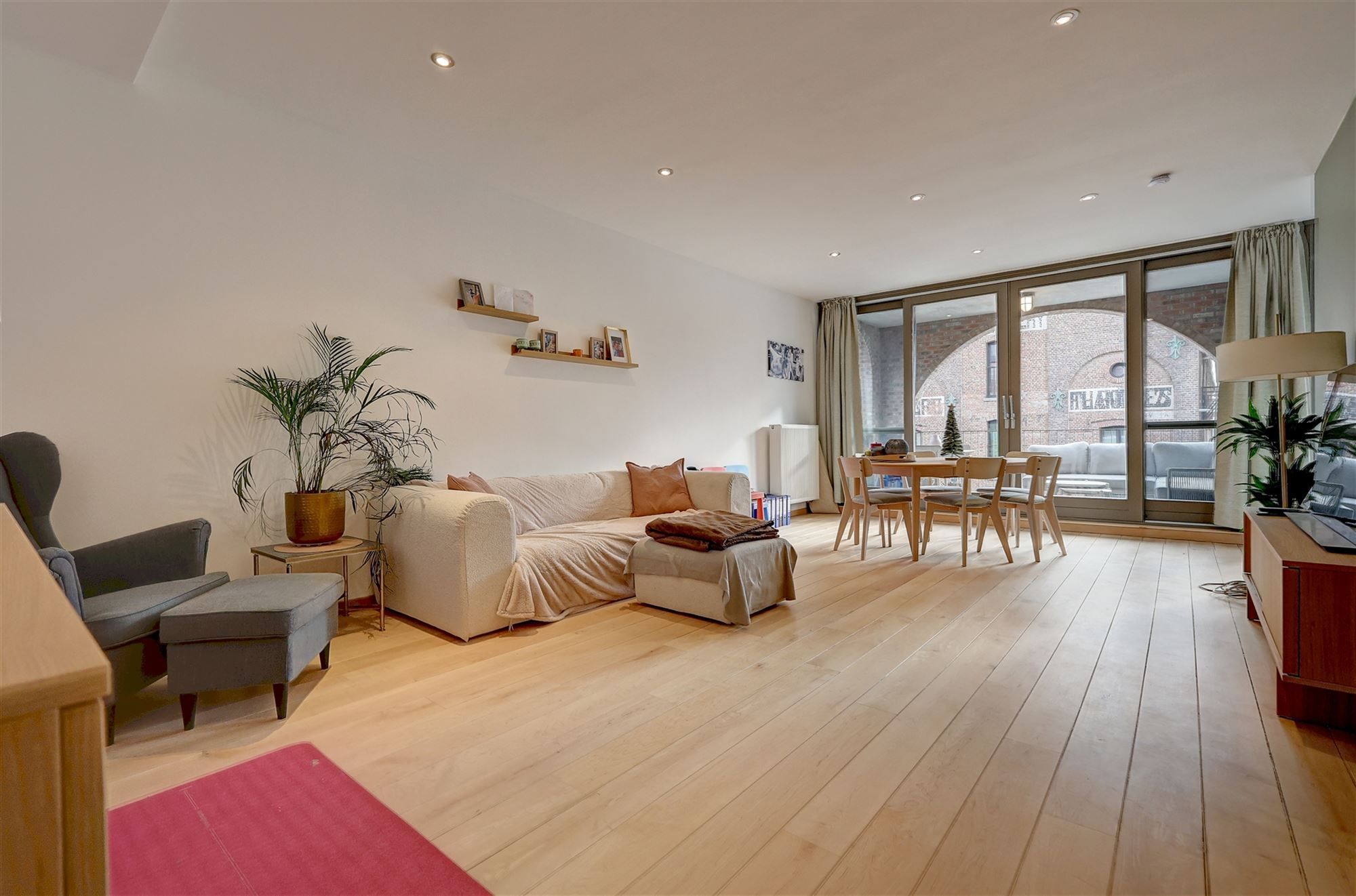 Appartement met twee slaapkamers en terras foto 3