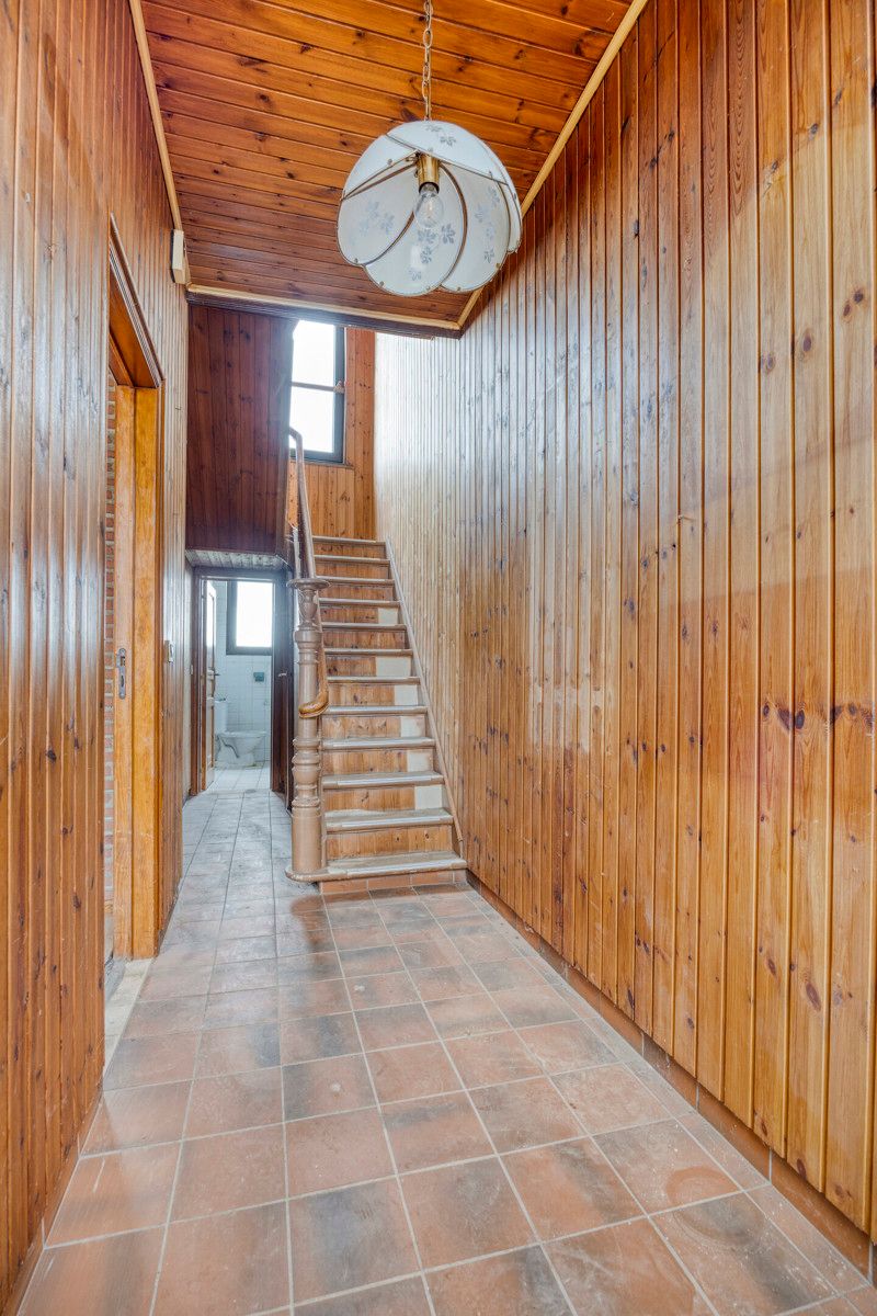 Te renoveren woning (3 slpk) met tuin. foto 2