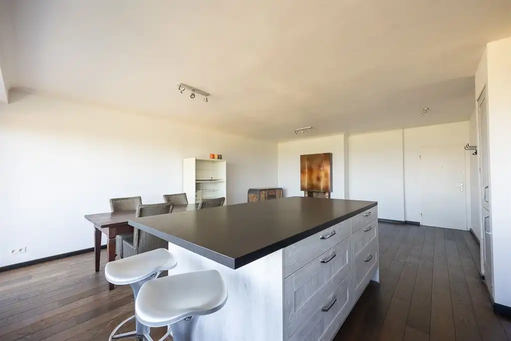 Lichtrijk appartement met 2 slaapkamers en zicht op Vlinderpaleis foto 6