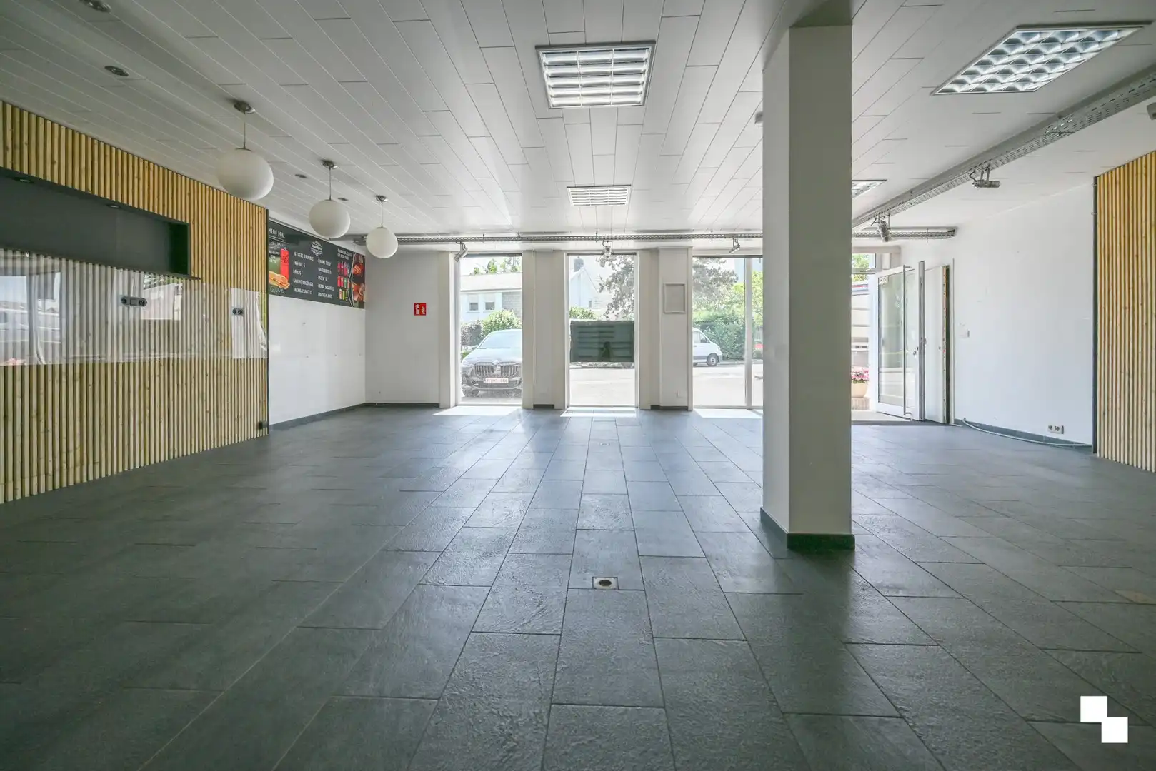 Uiterst goed gelegen commerciële ruimte te Bosmolens foto 4