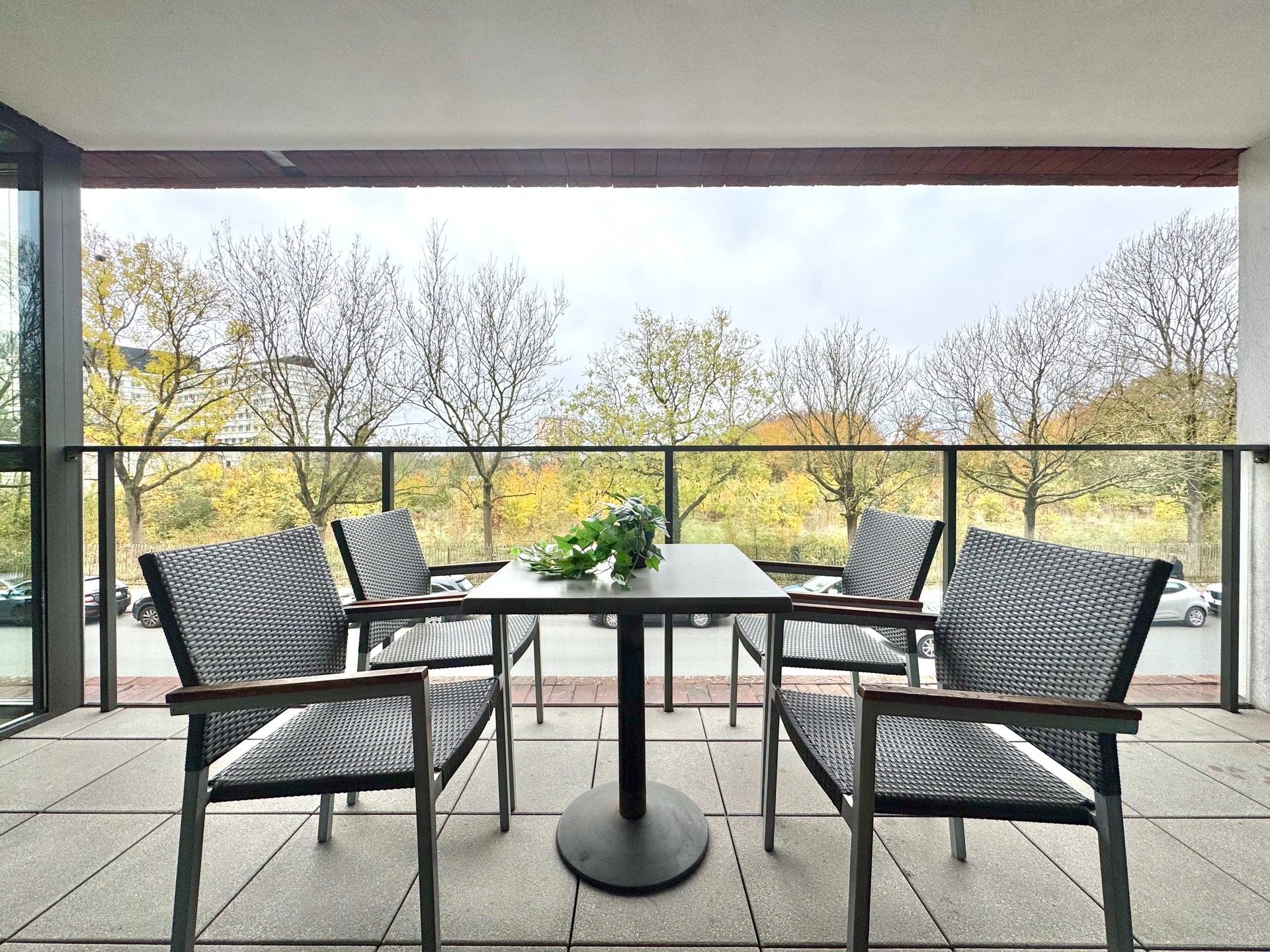 LICHTRIJK APPARTEMENT MET GROOT TERRAS EN PARKING - 125 M² foto 7