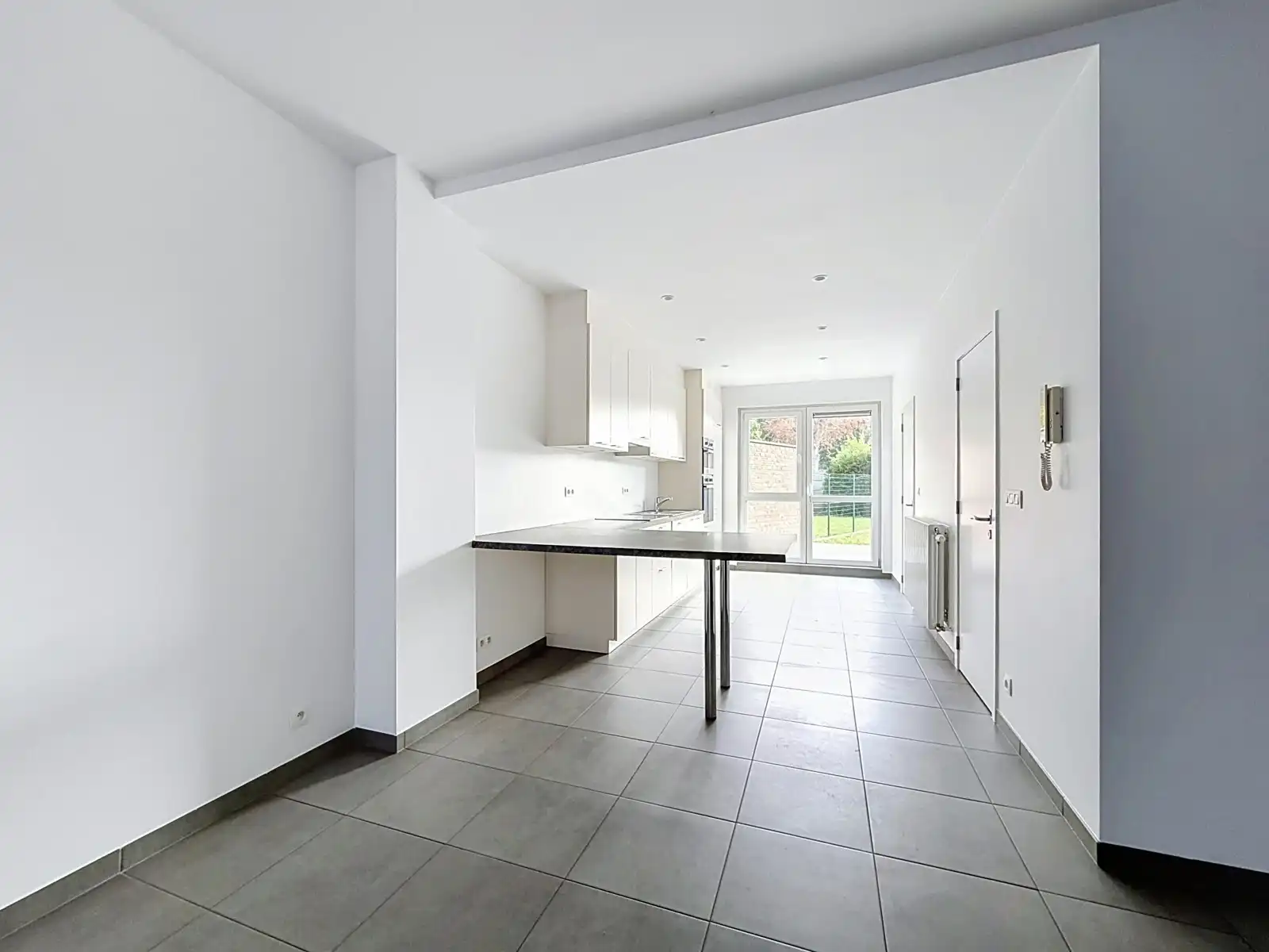 Instapklare gezinswoning met 4 SLPK, 3 Badkamers én Tuin! foto 8