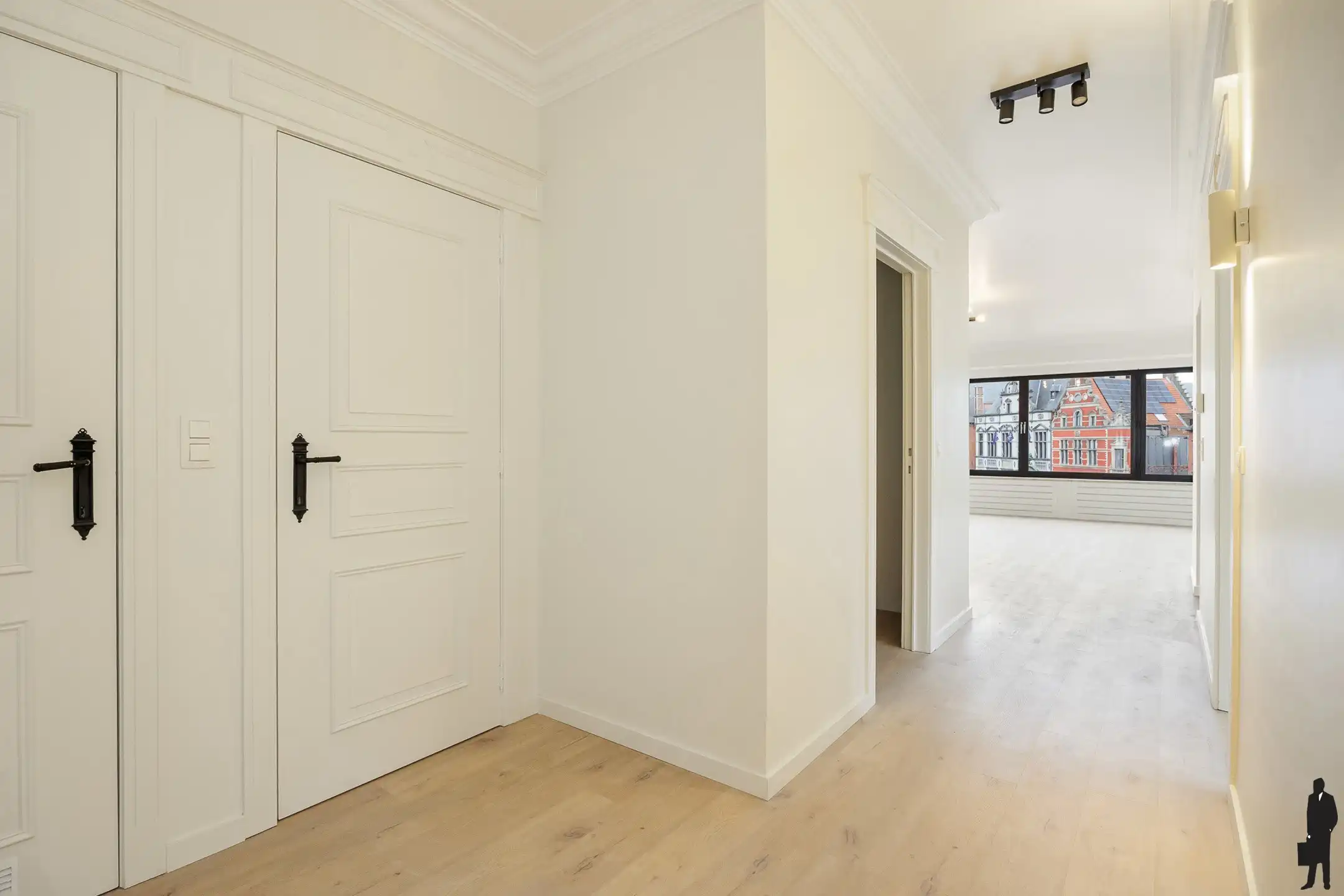 Stijlvol appartement met panoramisch zicht op de Grote Markt foto 5