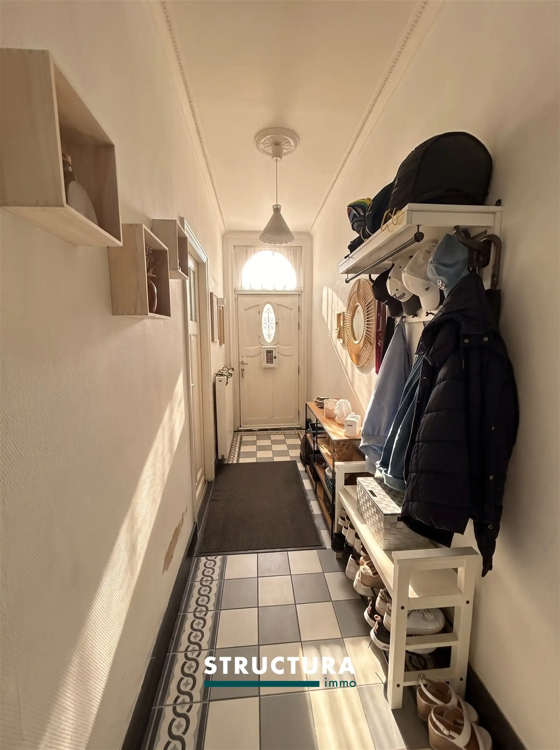 Woning met staanplaats  foto 7