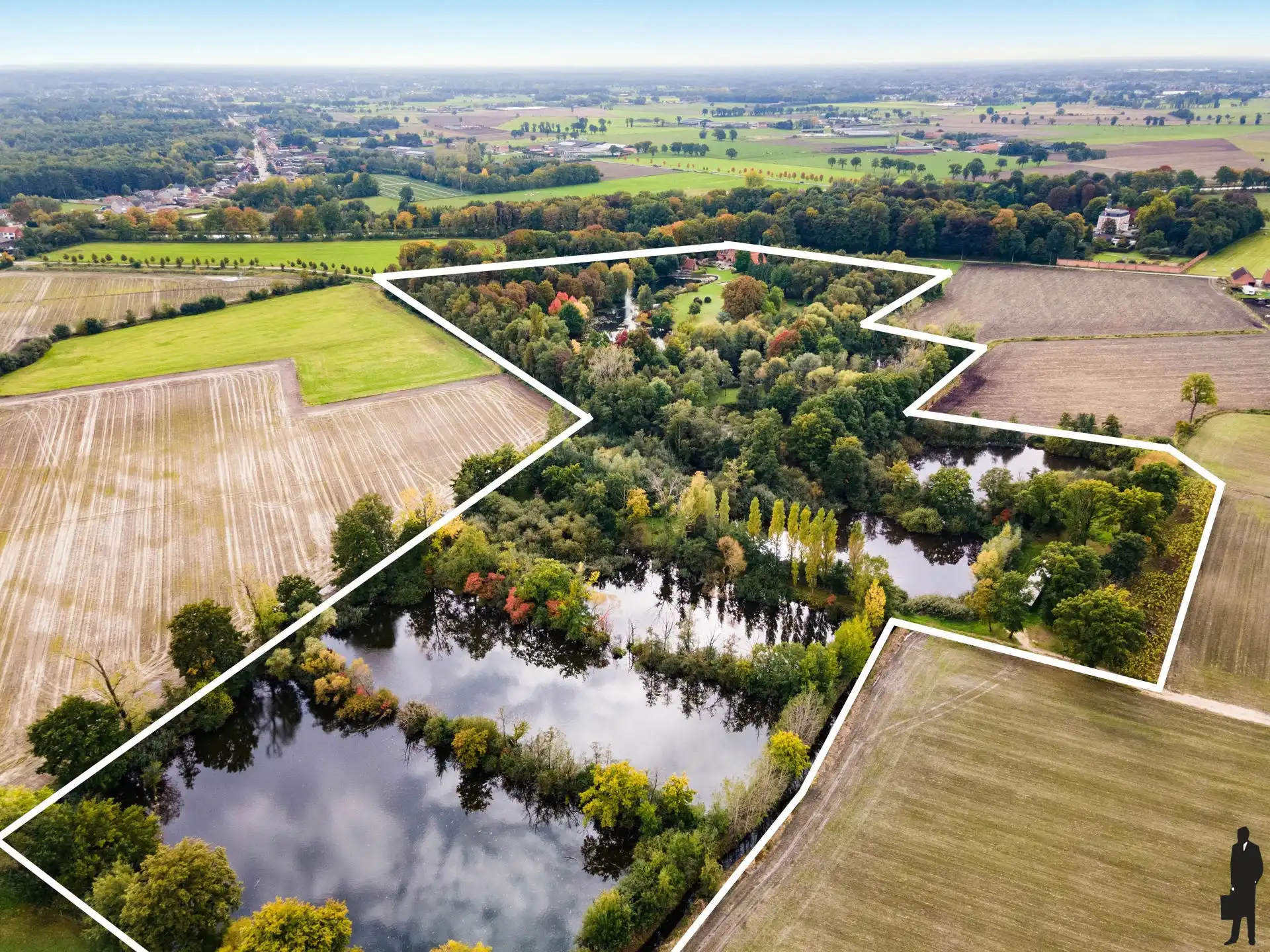 Kasteelhoeve op een landdomein van ca 6ha. foto 59