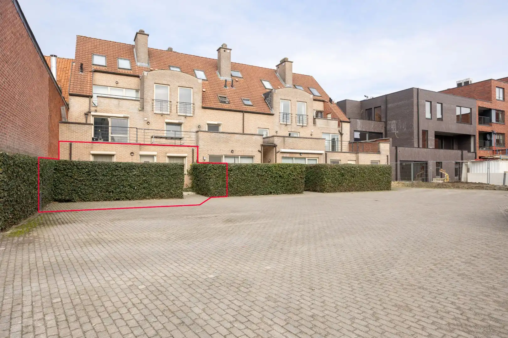 Ruim gelijkvloers appartement met terras en 2 slaapkamers te Overpelt centrum. foto 25