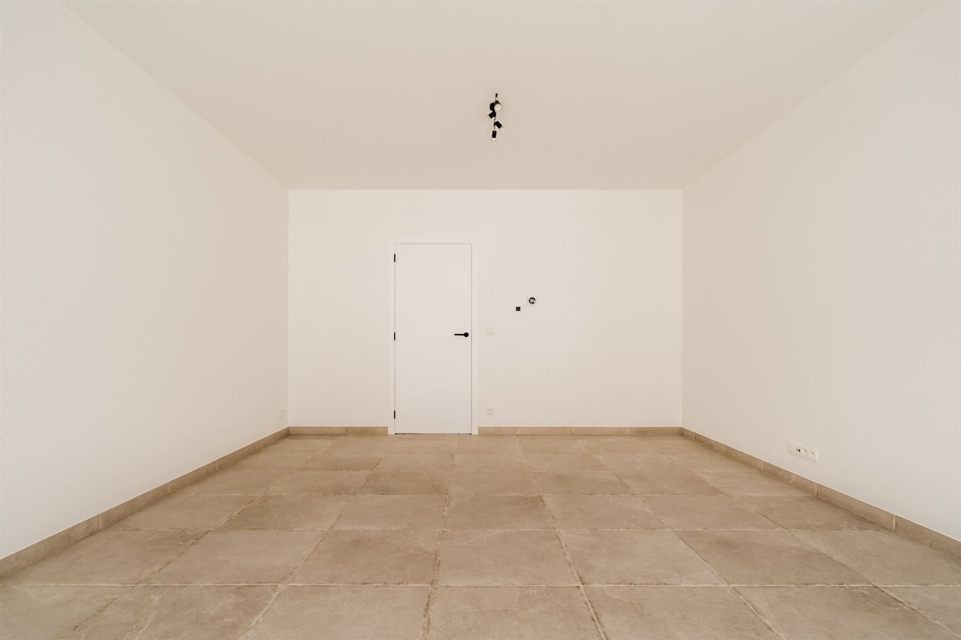 Moderne nieuwbouwwoning met 4 slpkm, tuin en garage  foto 5