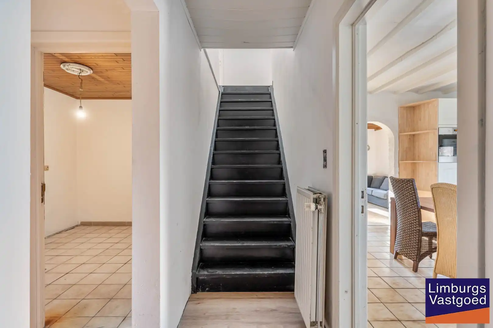 Instapklare woning met ruime loods/werkplaats, 11a 77ca foto 25