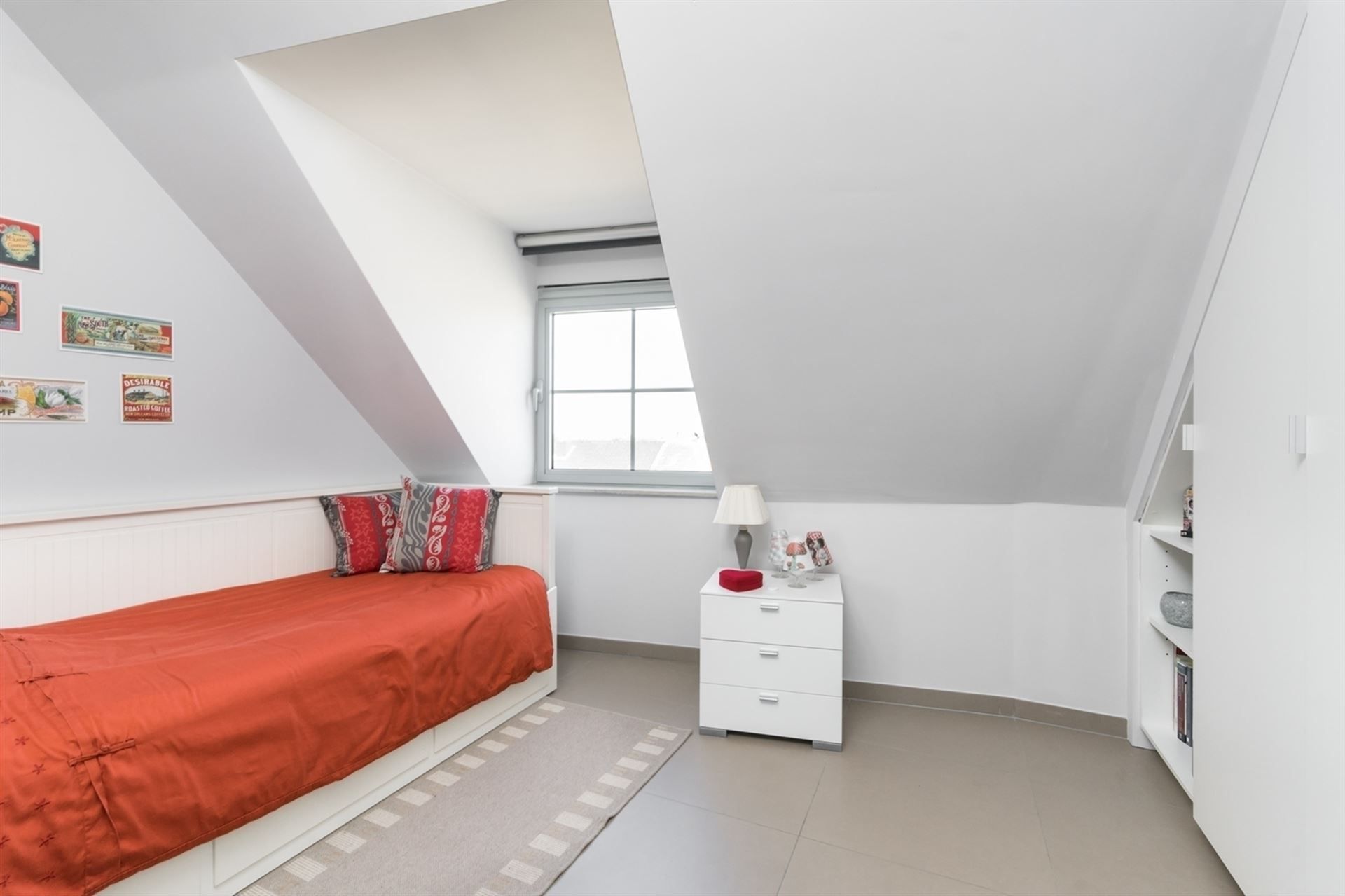Prachtige penthouse met 2 slpk., groot zonneterras & autostaanplaats. foto 15