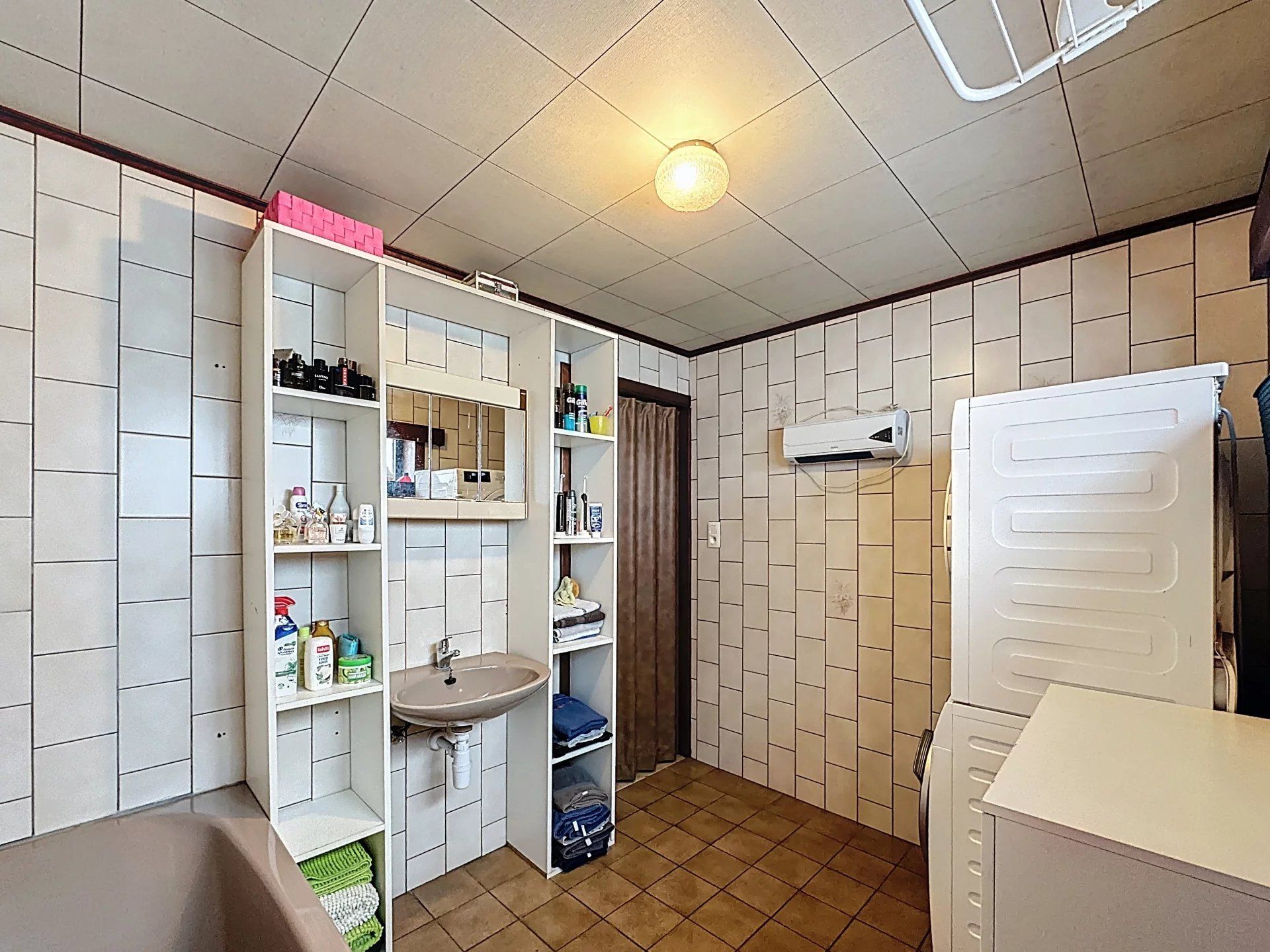 Op te frissen woning met 3 slaapkamers, op een groot perceel, eventueel 2 bouwplaatsen foto 16