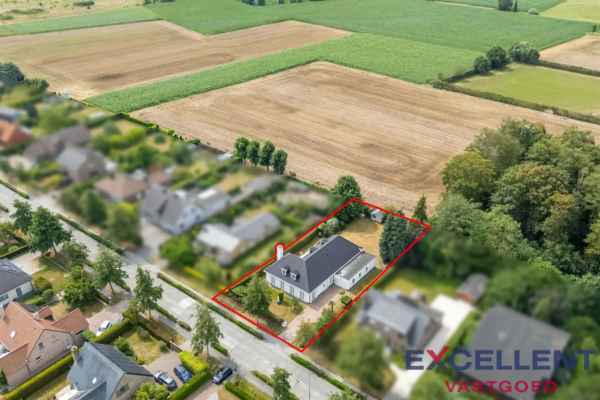 Modern gerenoveerde en riante villa met verzicht te koop foto 32