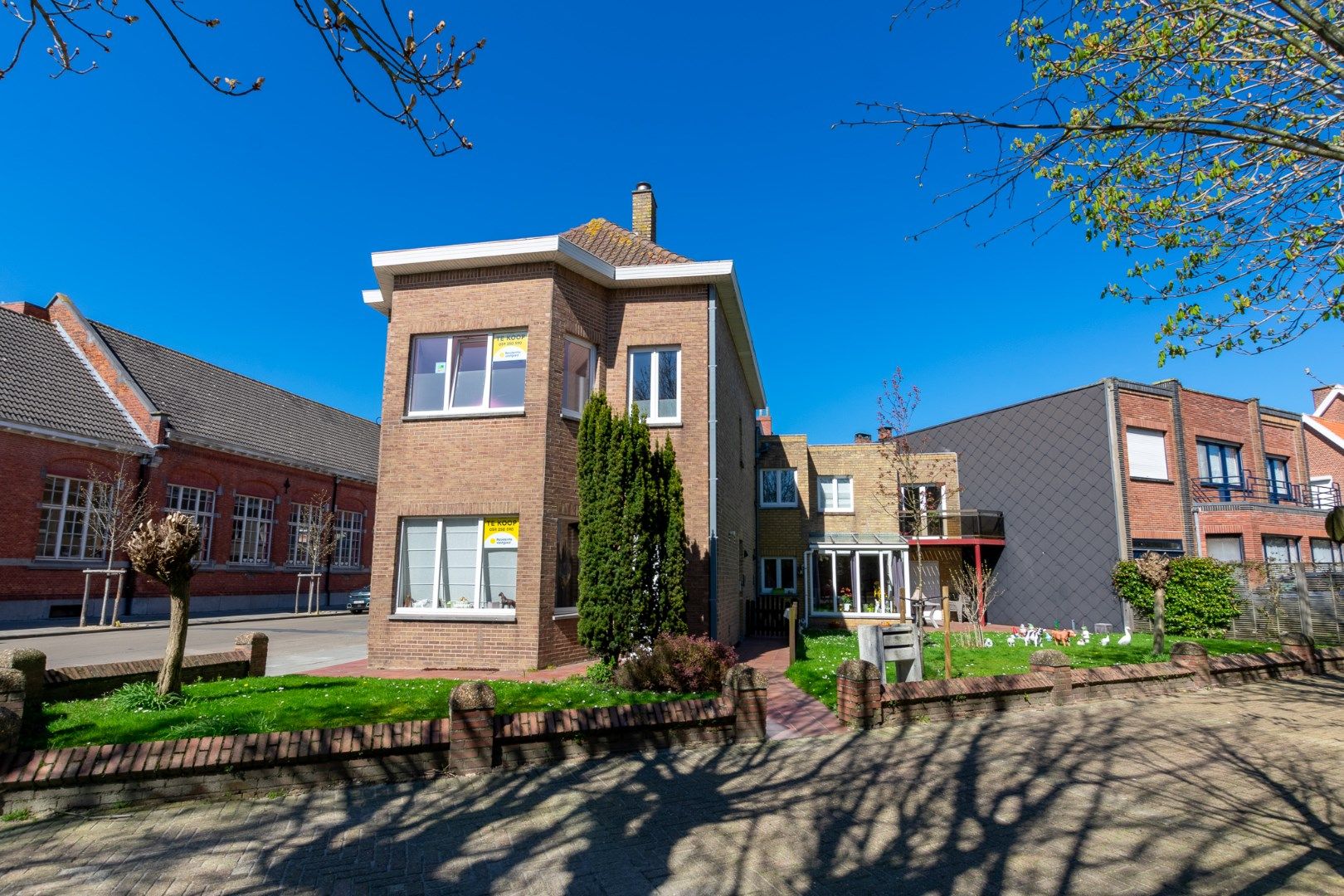 Gebouw bestaande uit 2 verhuurde appartementen met aparte ingang en 2 garages op mooie locatie te Nieuwpoort-Stad is de idéale investering.  foto 26