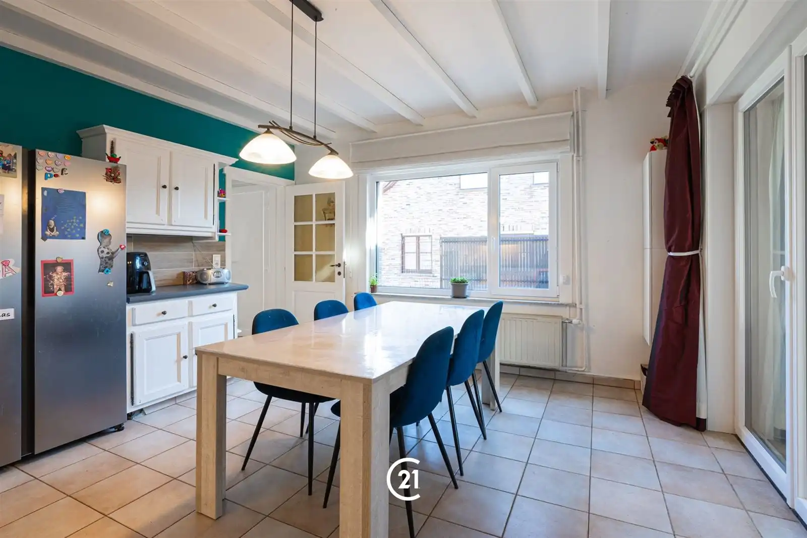 Goed gelegen gezinswoning met 3 ruime kamers, garage, tuin en berging foto 6