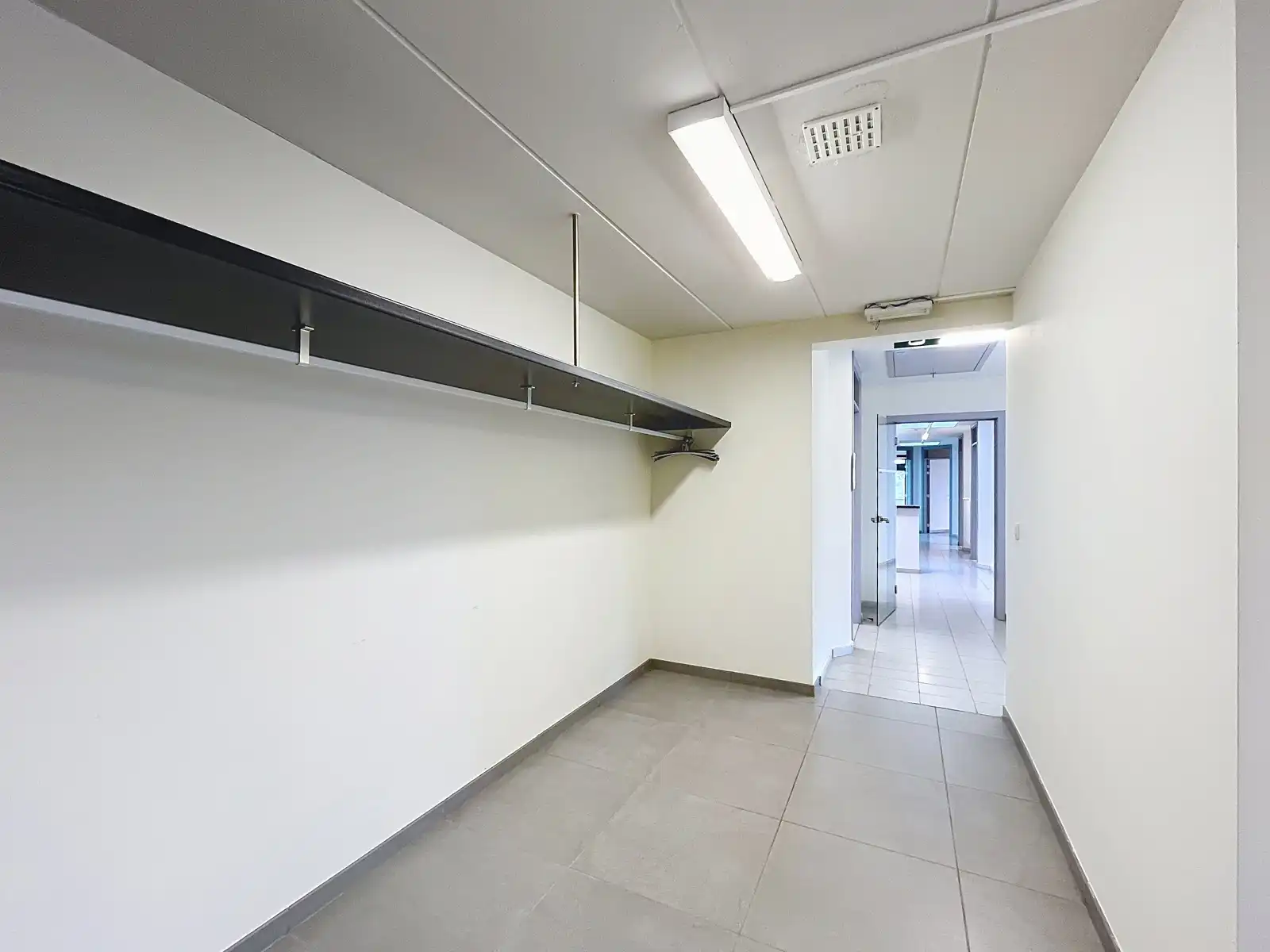 Vlot bereikbare kantoorruimtes in Kinrooi.  foto 4