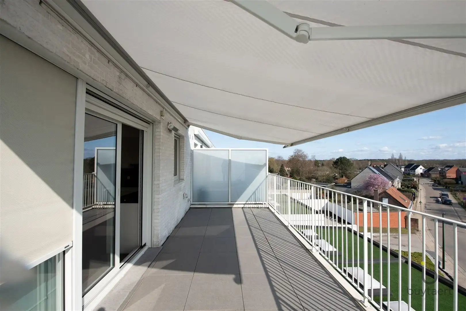 TOP ONDERHOUDEN DAKAPPARTEMENT IN HARTJE SCHILDE MET RUIM ZONNIG TERRAS! foto 2