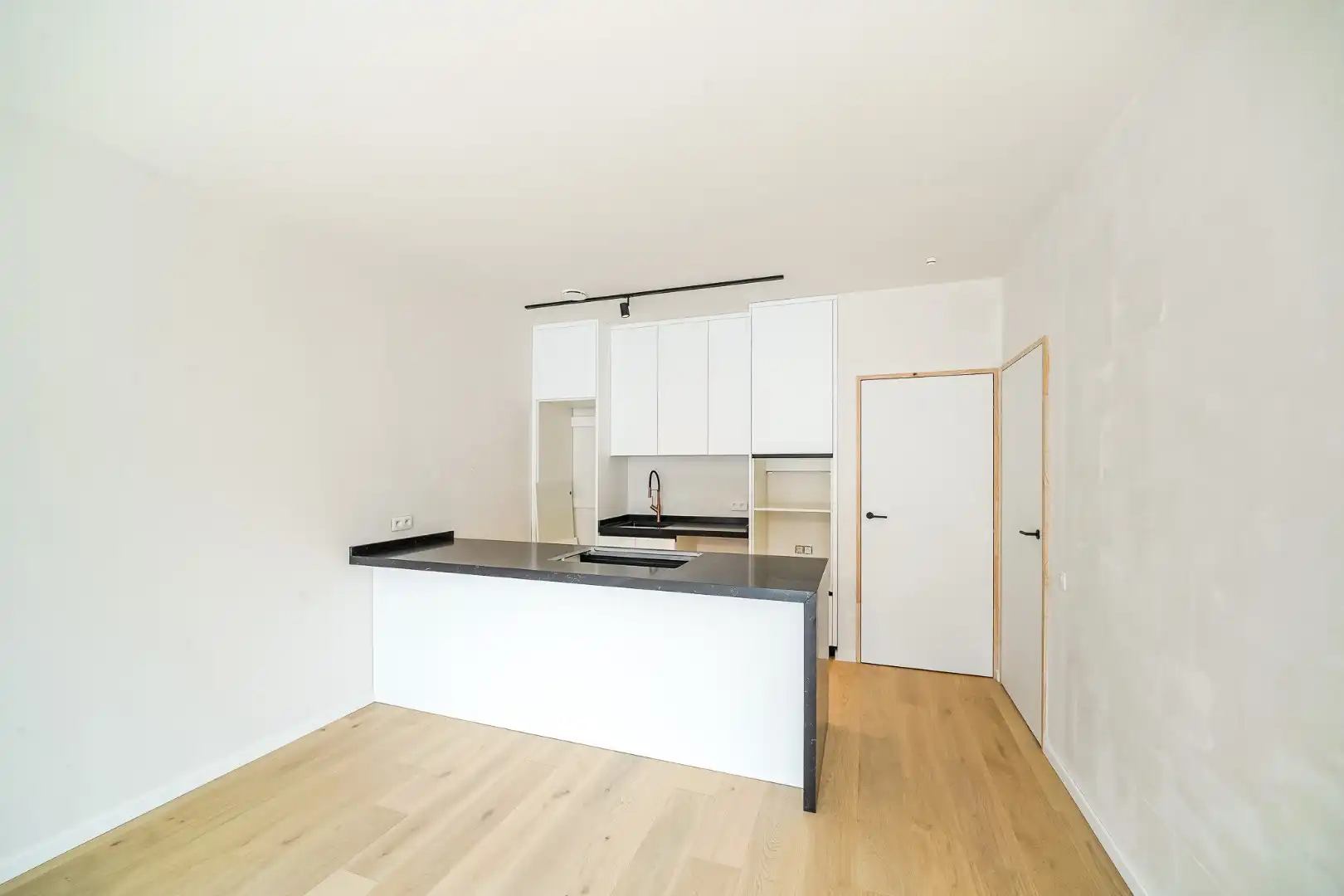 Nieuwbouwproject te Bredene bestaande uit 5 appartementen en 5 autotaanplaatsen. foto 8