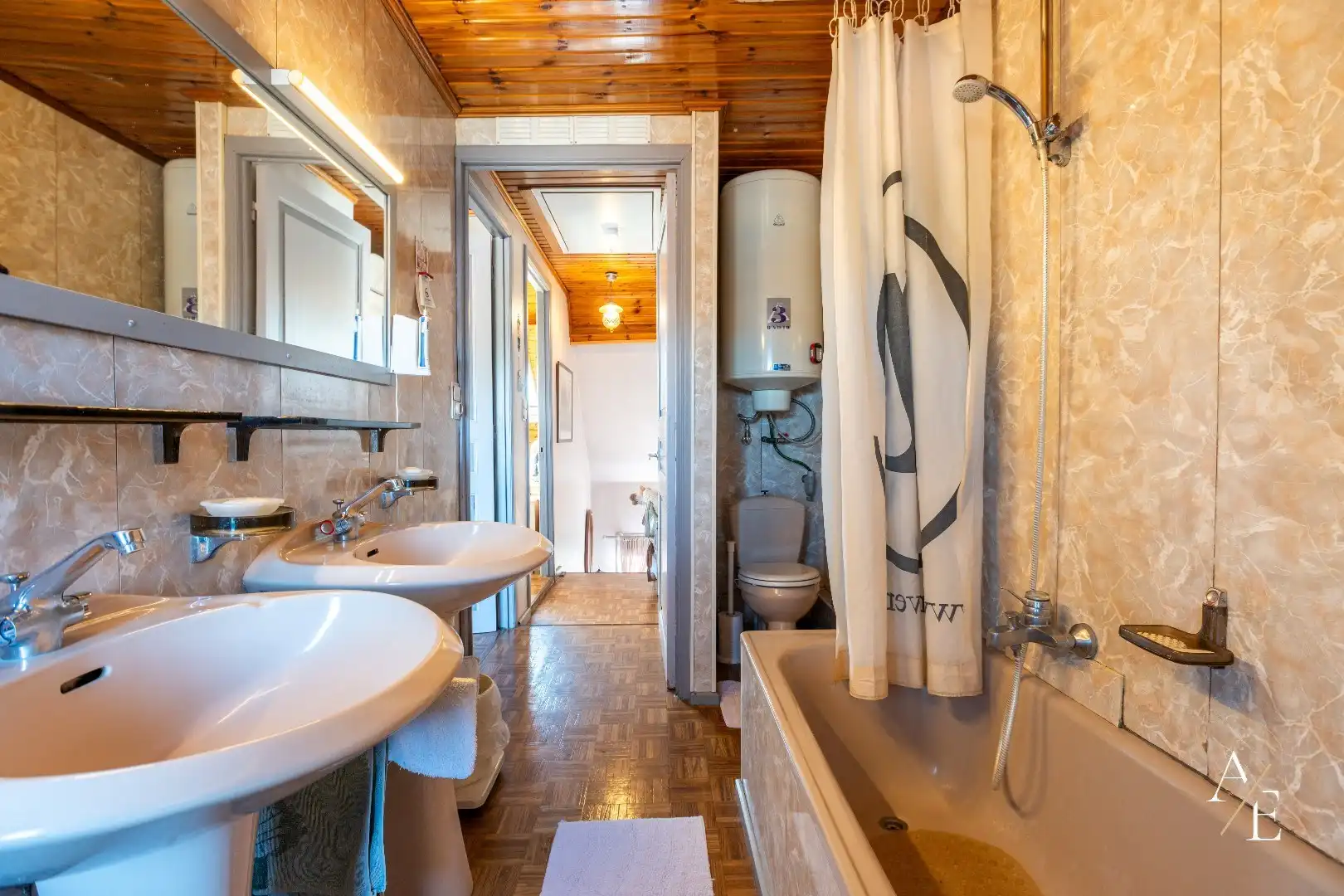 WETTEREN - Te renoveren herenhuis in het centrum! foto 10