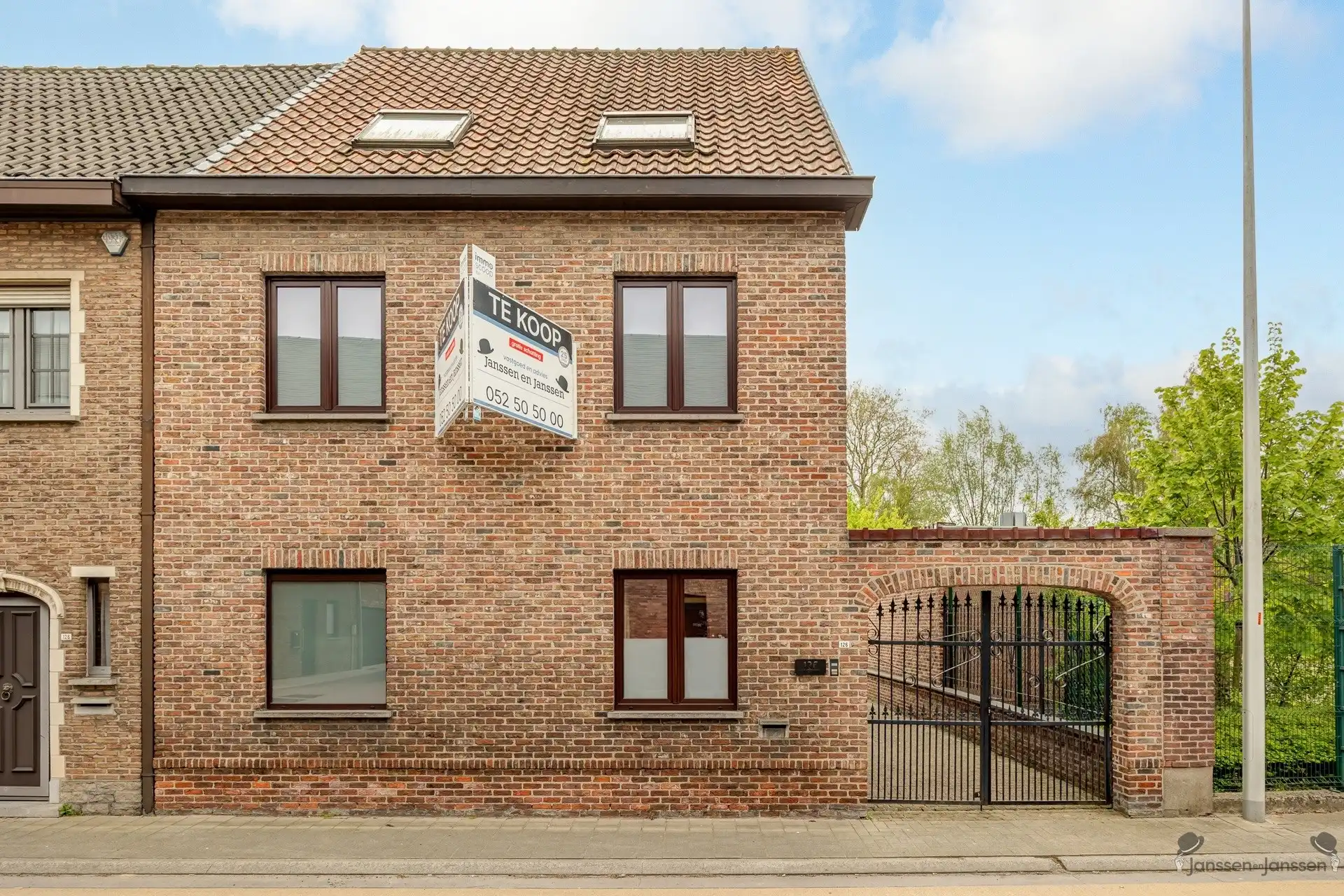 Hoofdfoto van de publicatie: Ruime gezinswoning met 5 slaapkamers